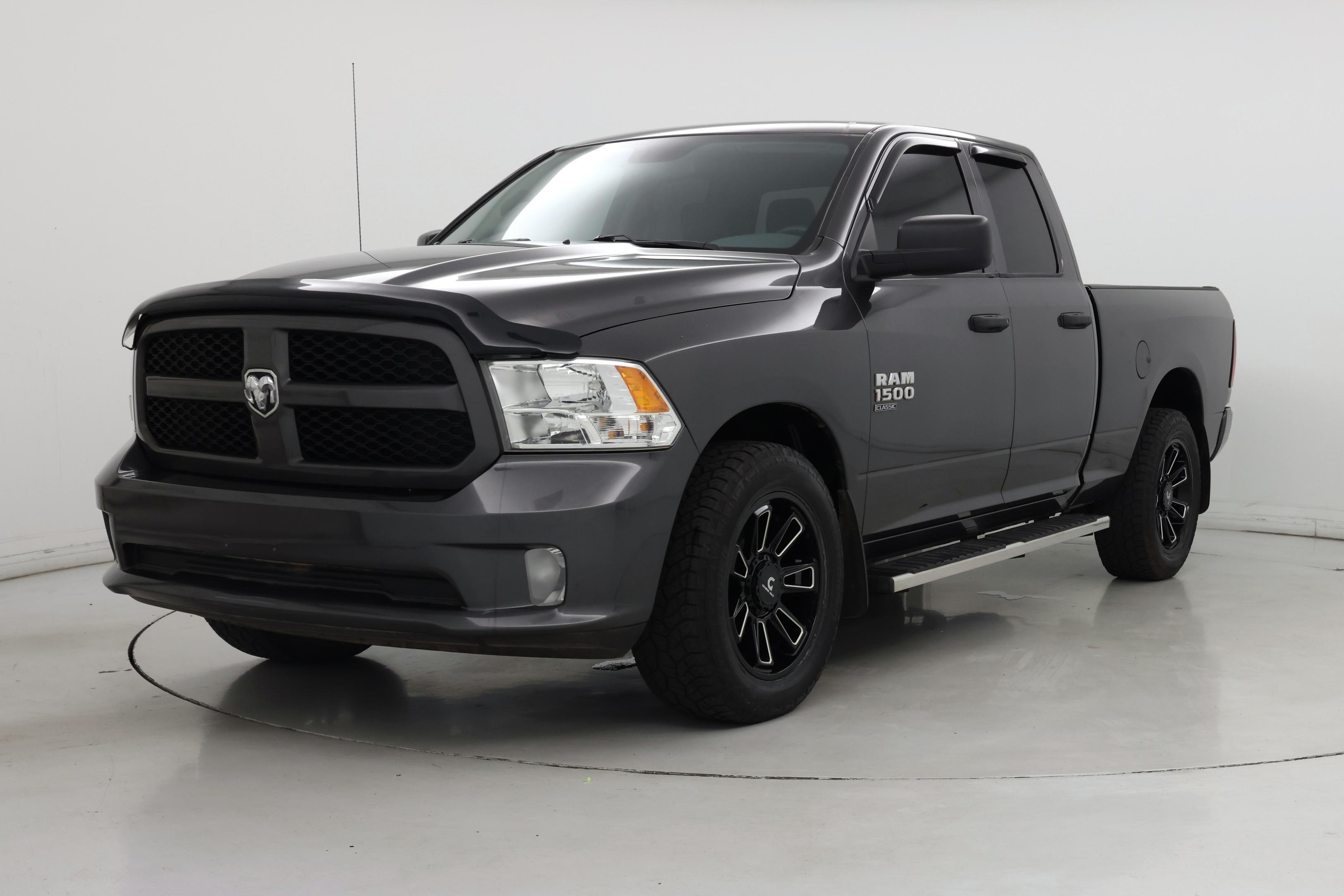 Thumbnail: 2019 RAM 1500 Classic - 4