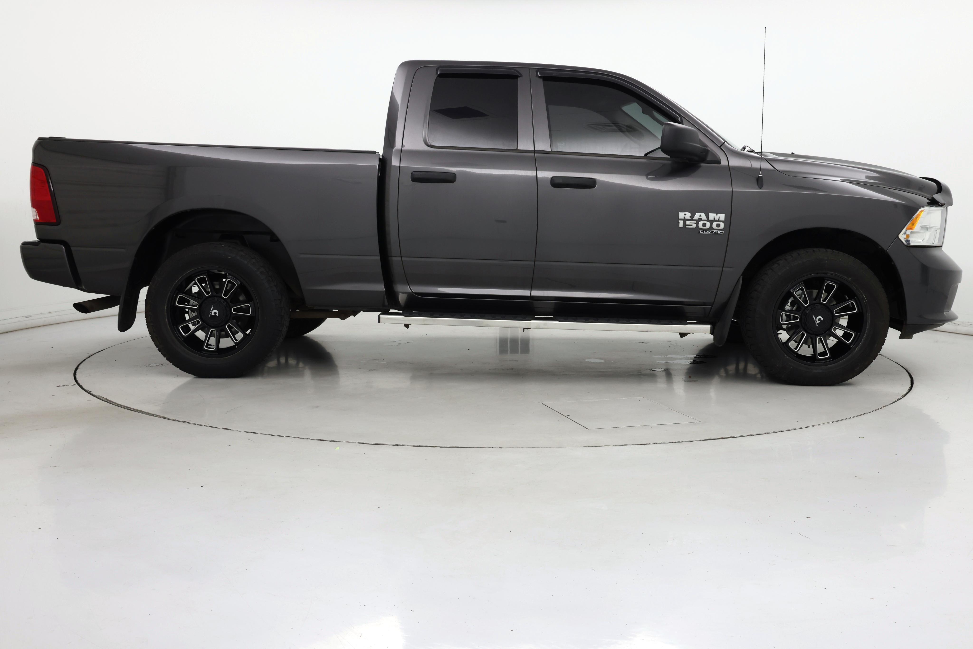 Thumbnail: 2019 RAM 1500 Classic - 7