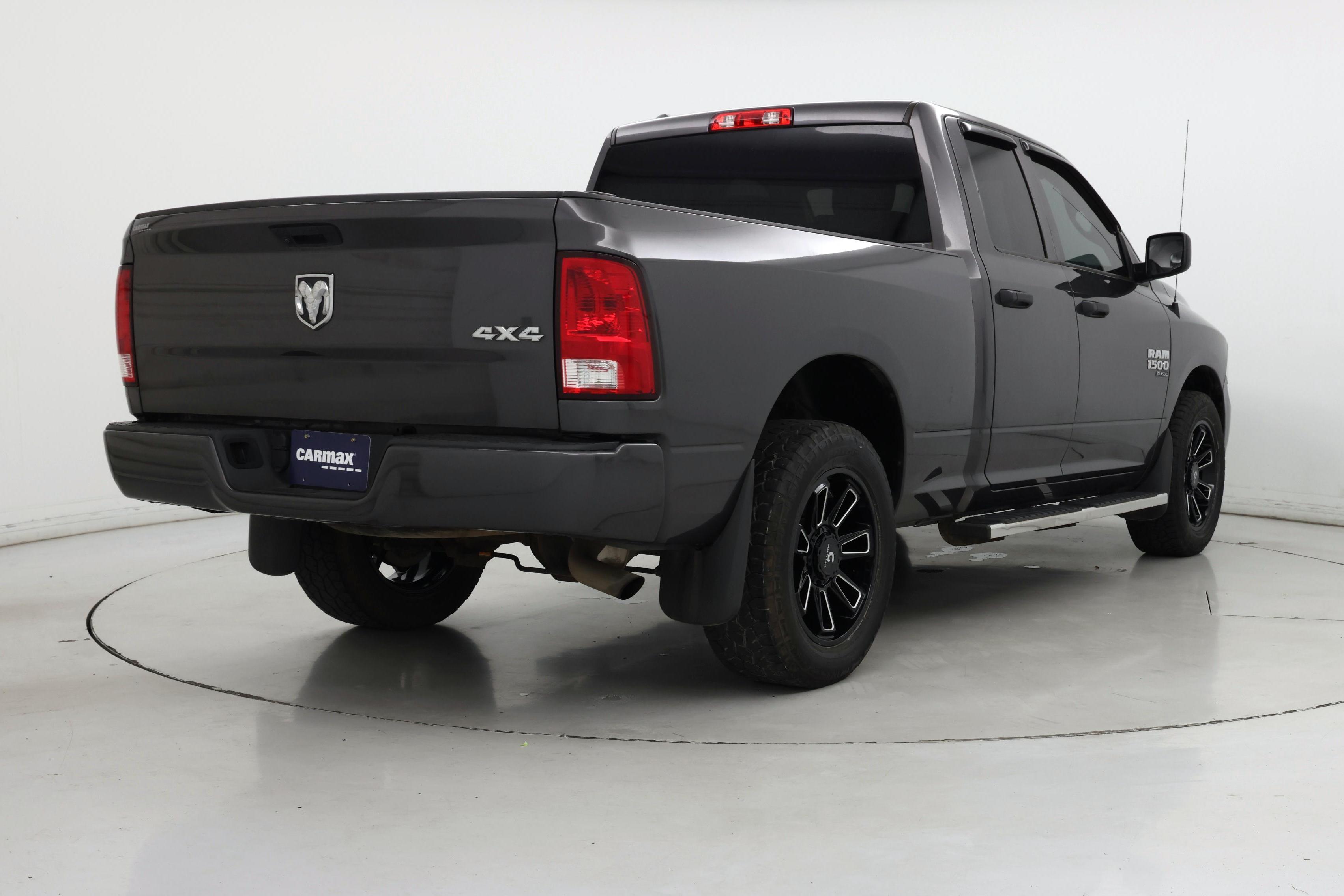 Thumbnail: 2019 RAM 1500 Classic - 8