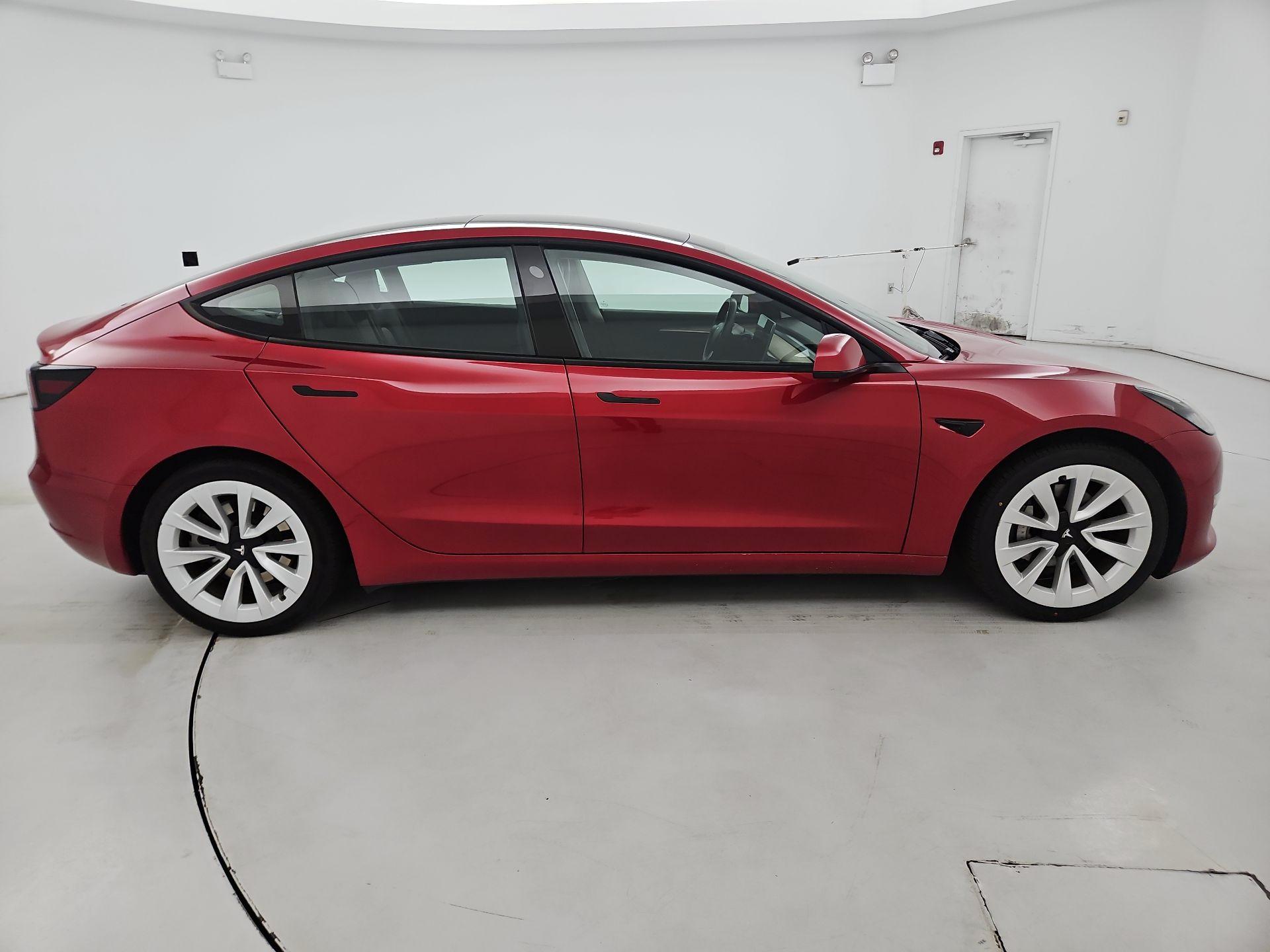 Thumbnail: 2021 Tesla Model 3 - 4
