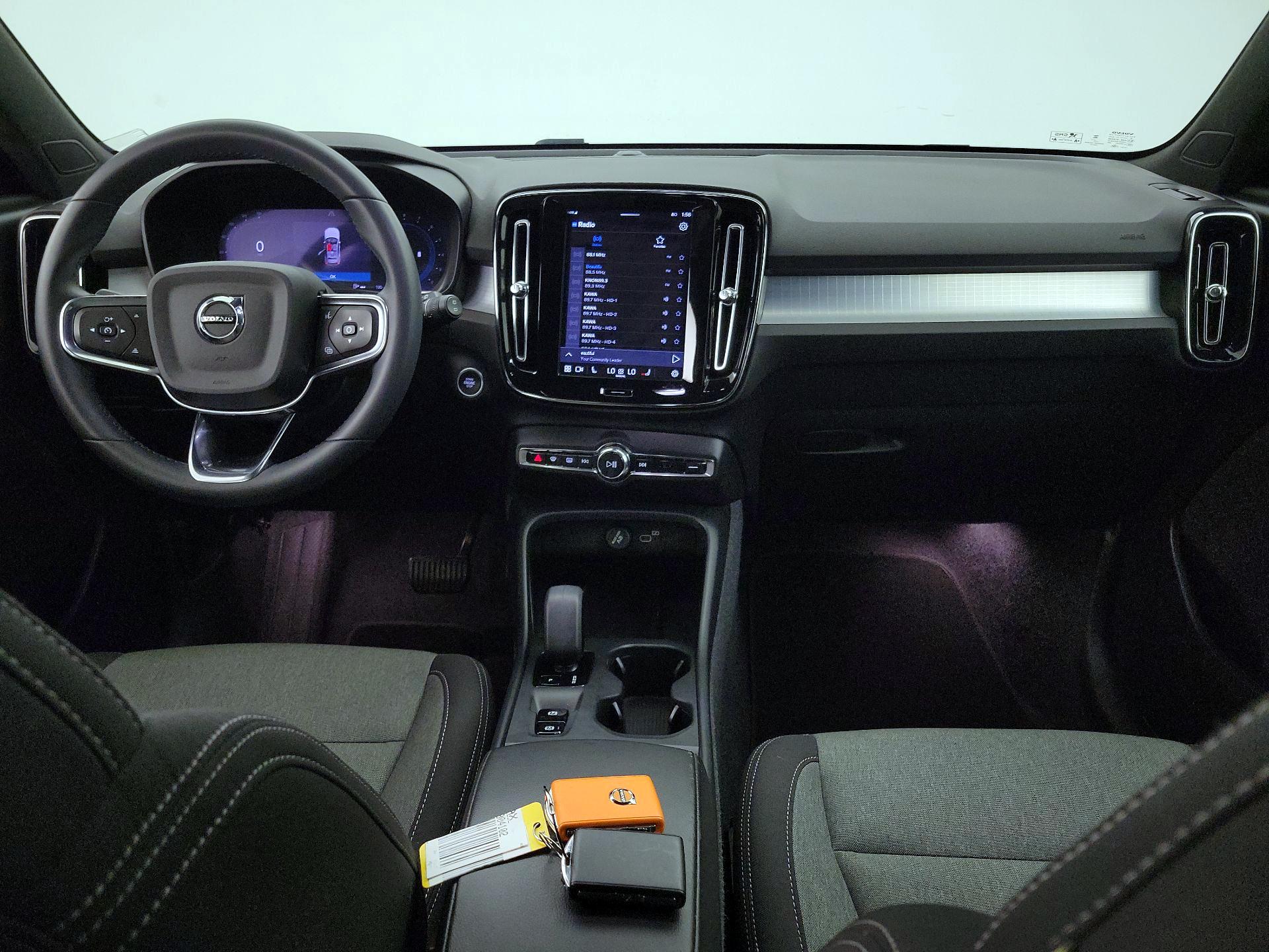 Thumbnail: 2024 Volvo XC40 - 9