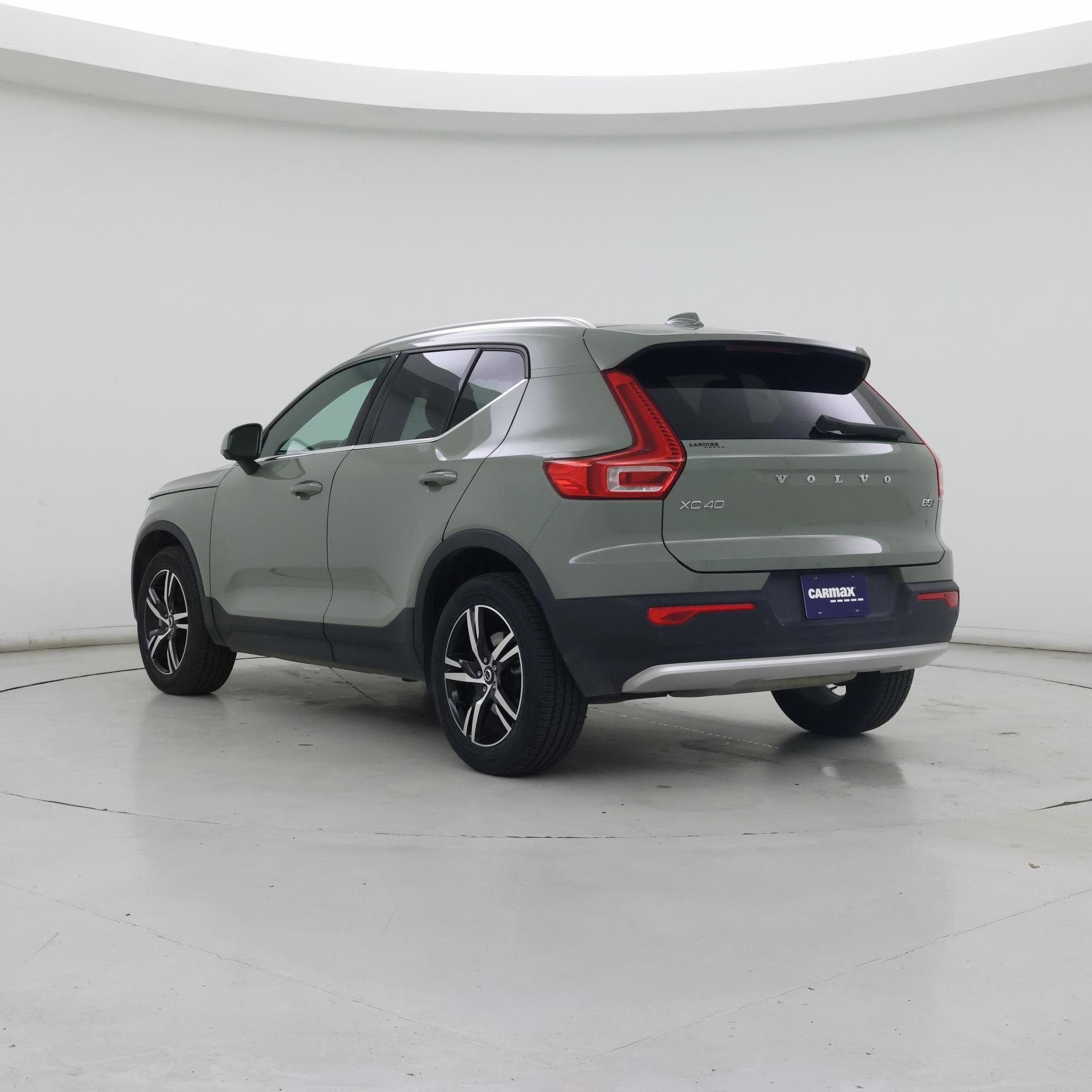 Thumbnail: 2024 Volvo XC40 - 2