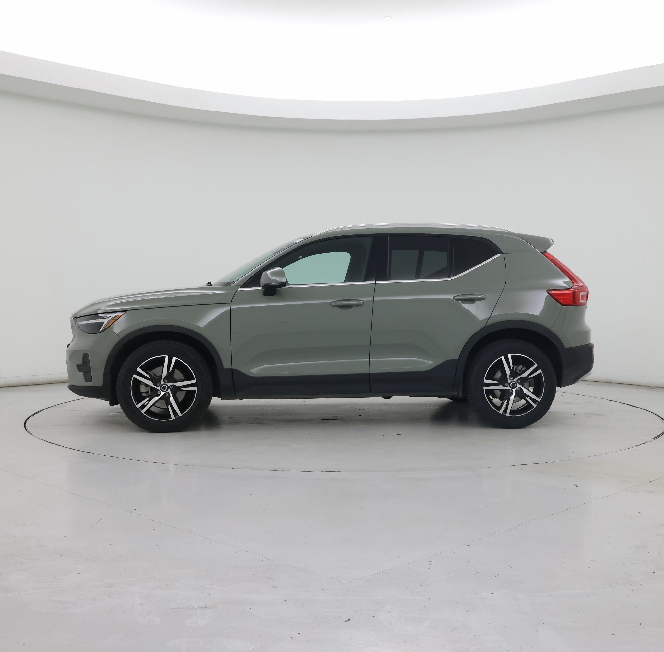 Thumbnail: 2024 Volvo XC40 - 3