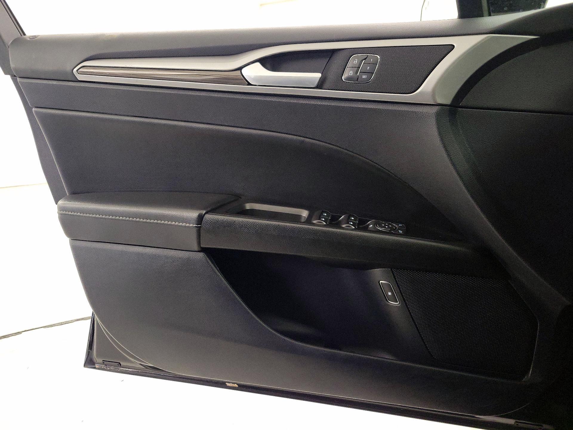 Thumbnail: 2020 Ford Fusion - 12