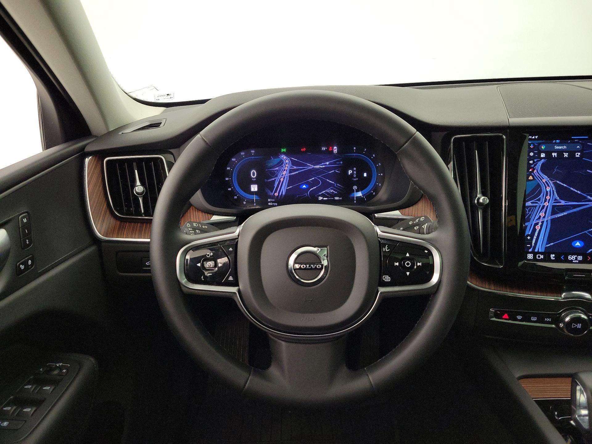 Thumbnail: 2024 Volvo XC60 - 10