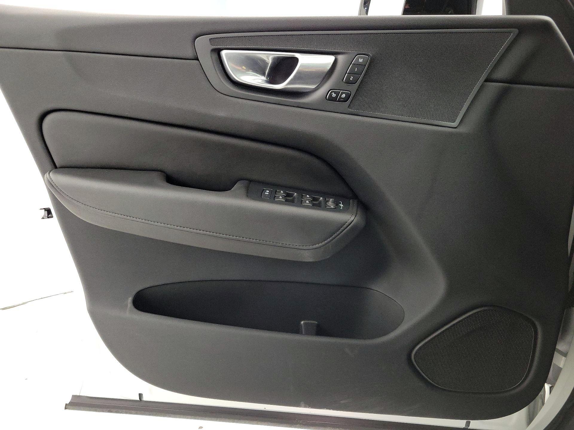 Thumbnail: 2024 Volvo XC60 - 12