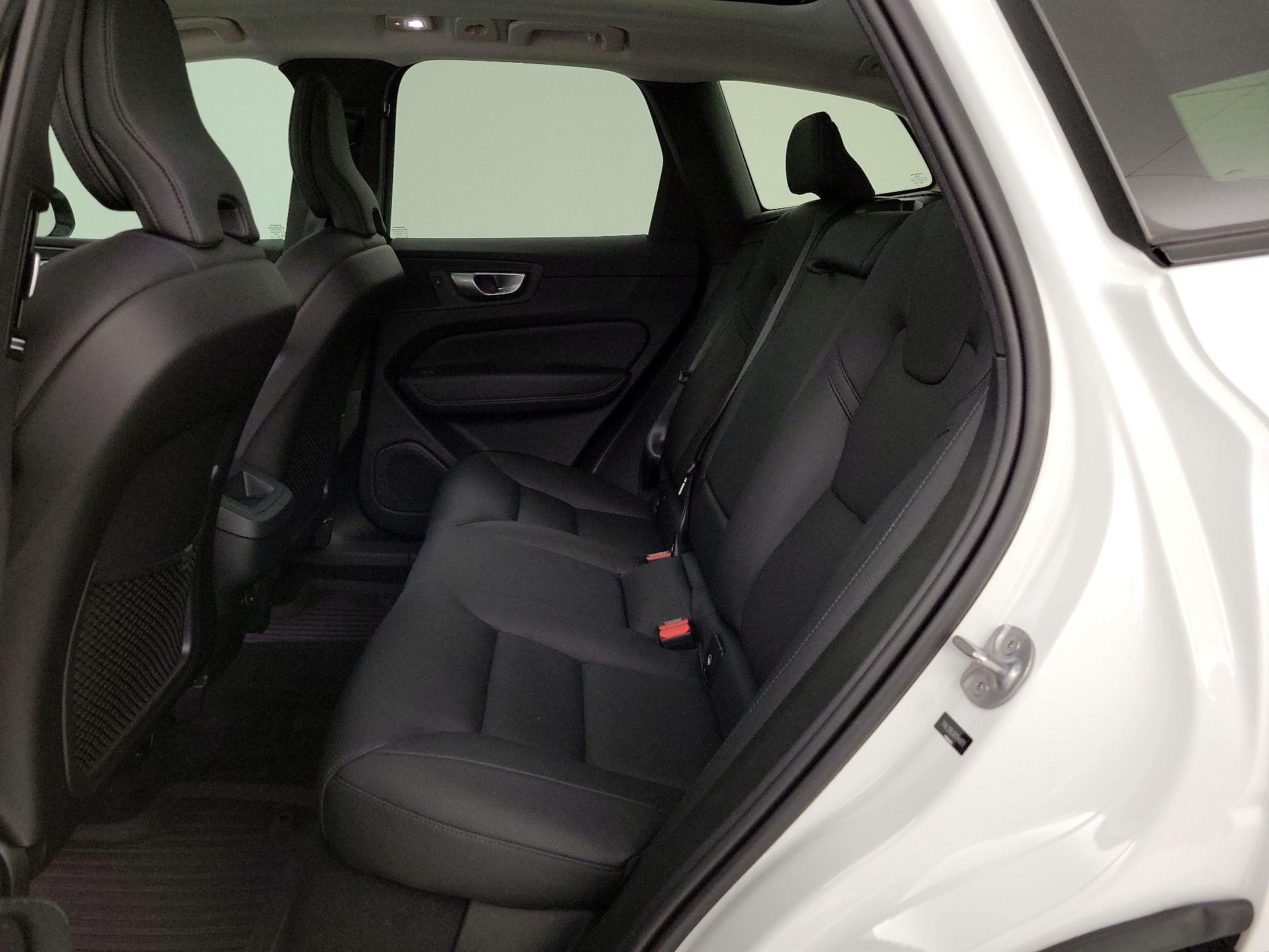 Thumbnail: 2024 Volvo XC60 - 20