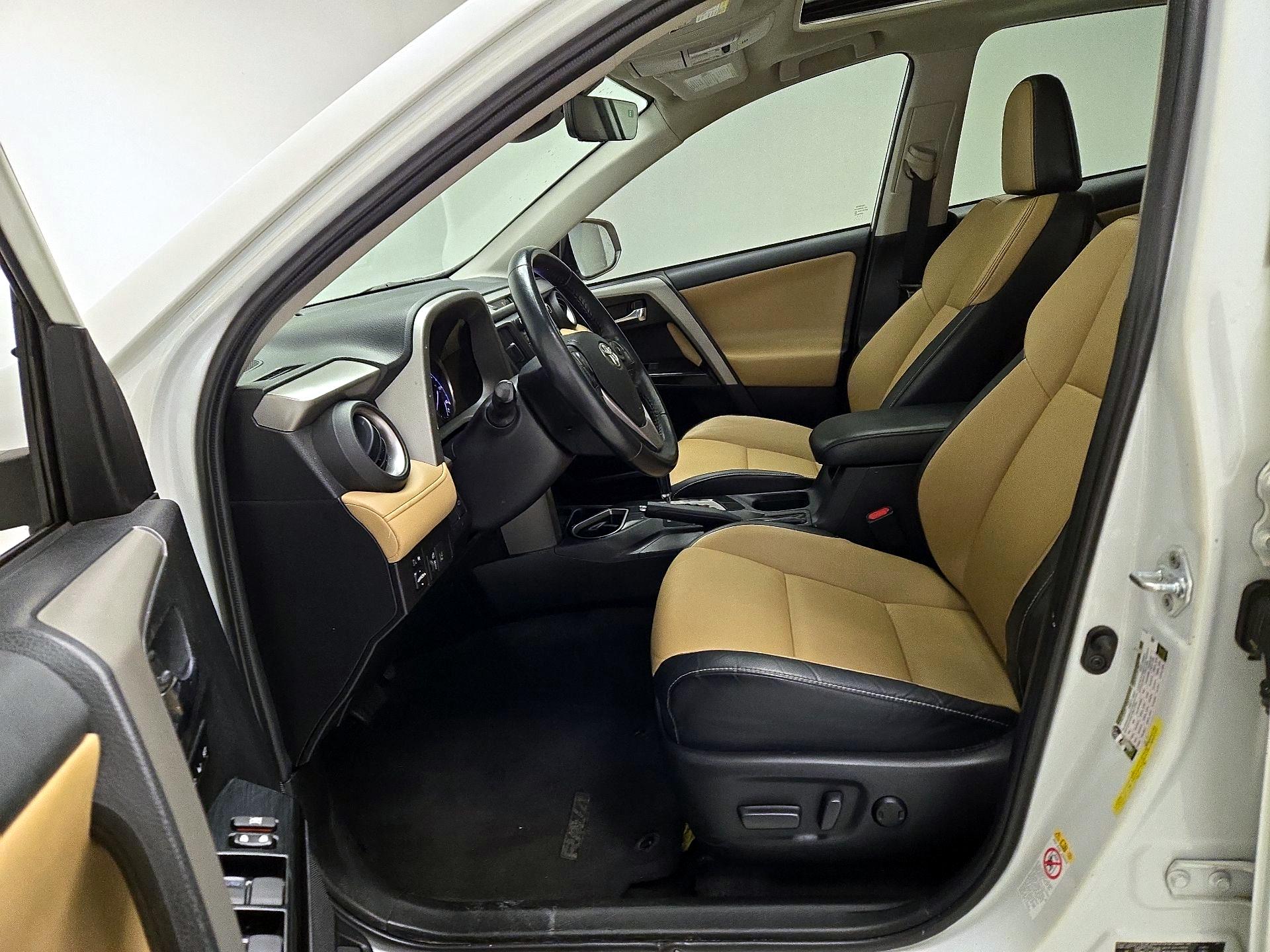 Thumbnail: 2018 Toyota RAV4 - 11