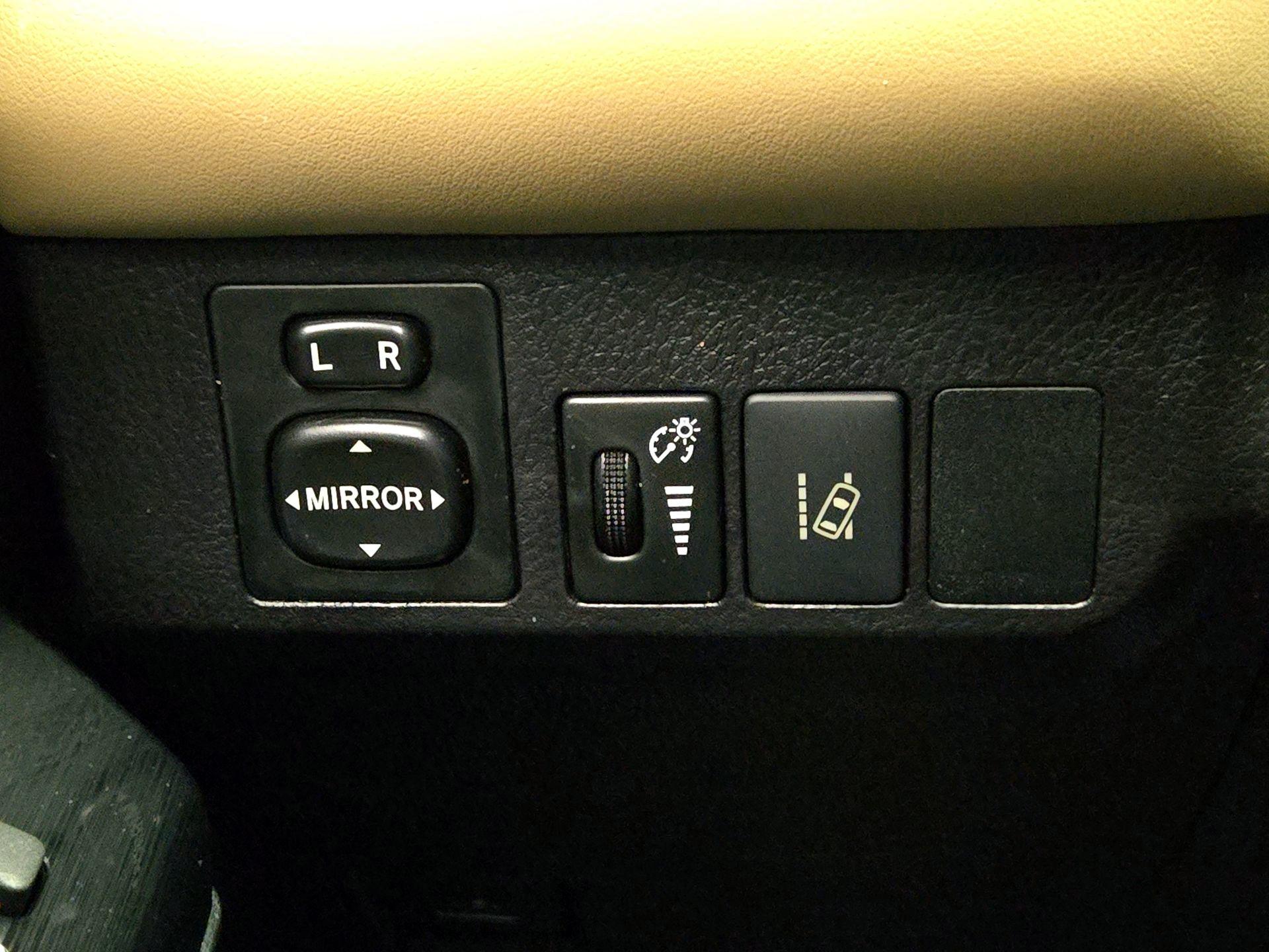 Thumbnail: 2018 Toyota RAV4 - 13