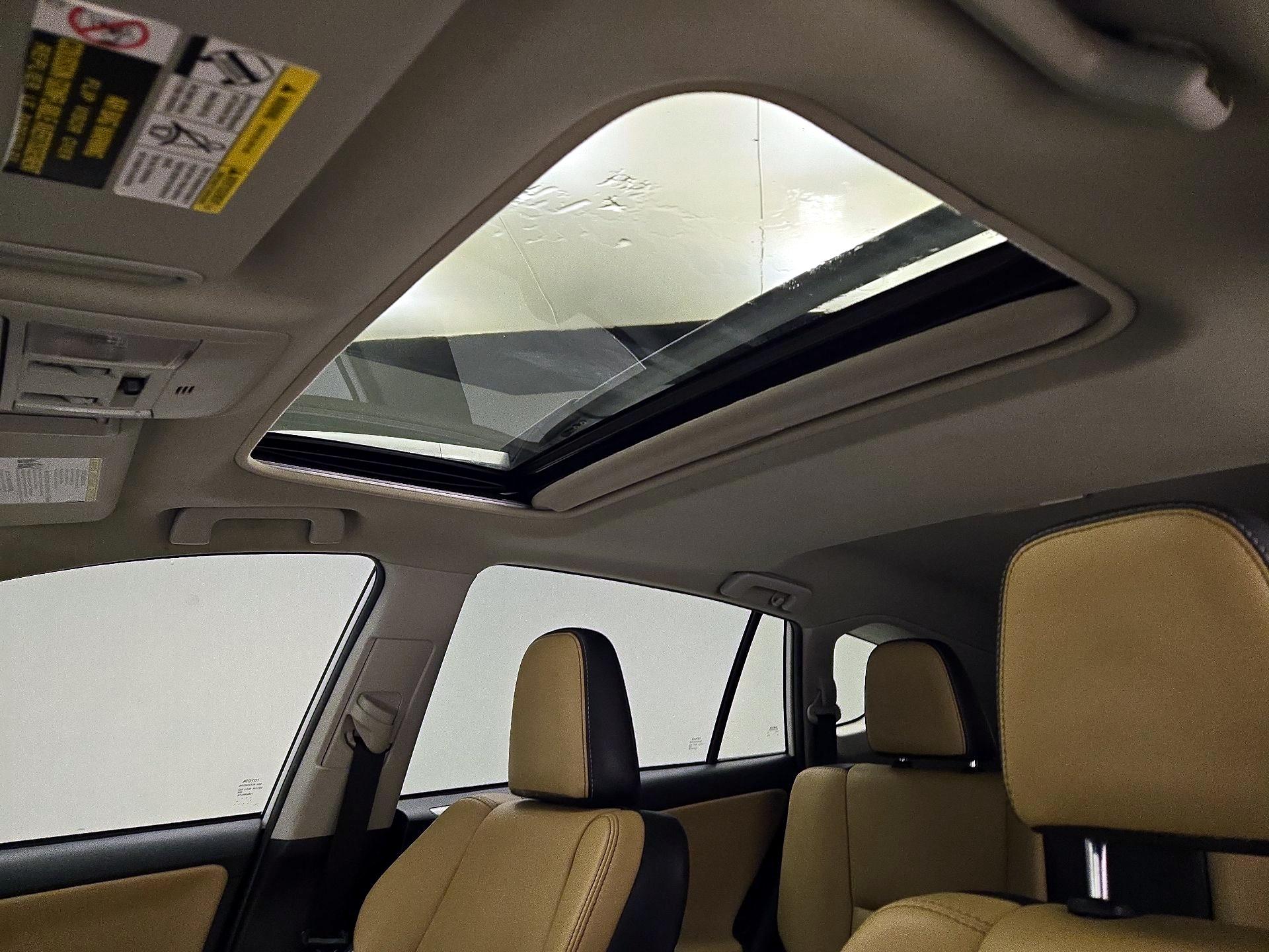 Thumbnail: 2018 Toyota RAV4 - 19