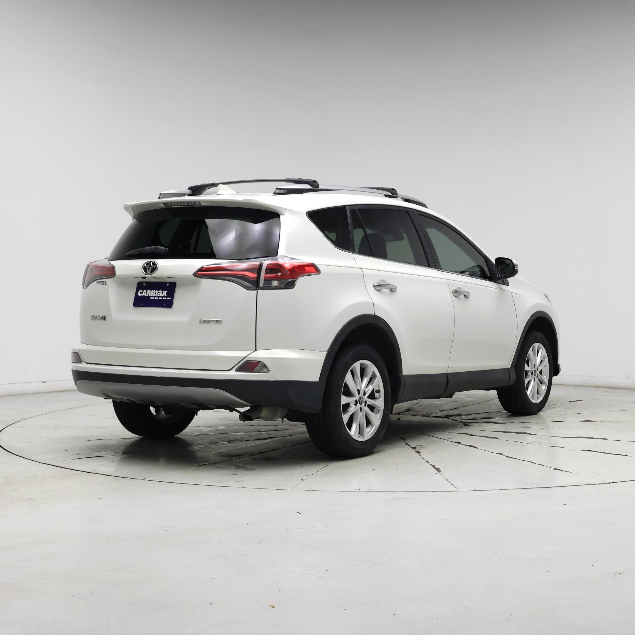 Thumbnail: 2018 Toyota RAV4 - 8