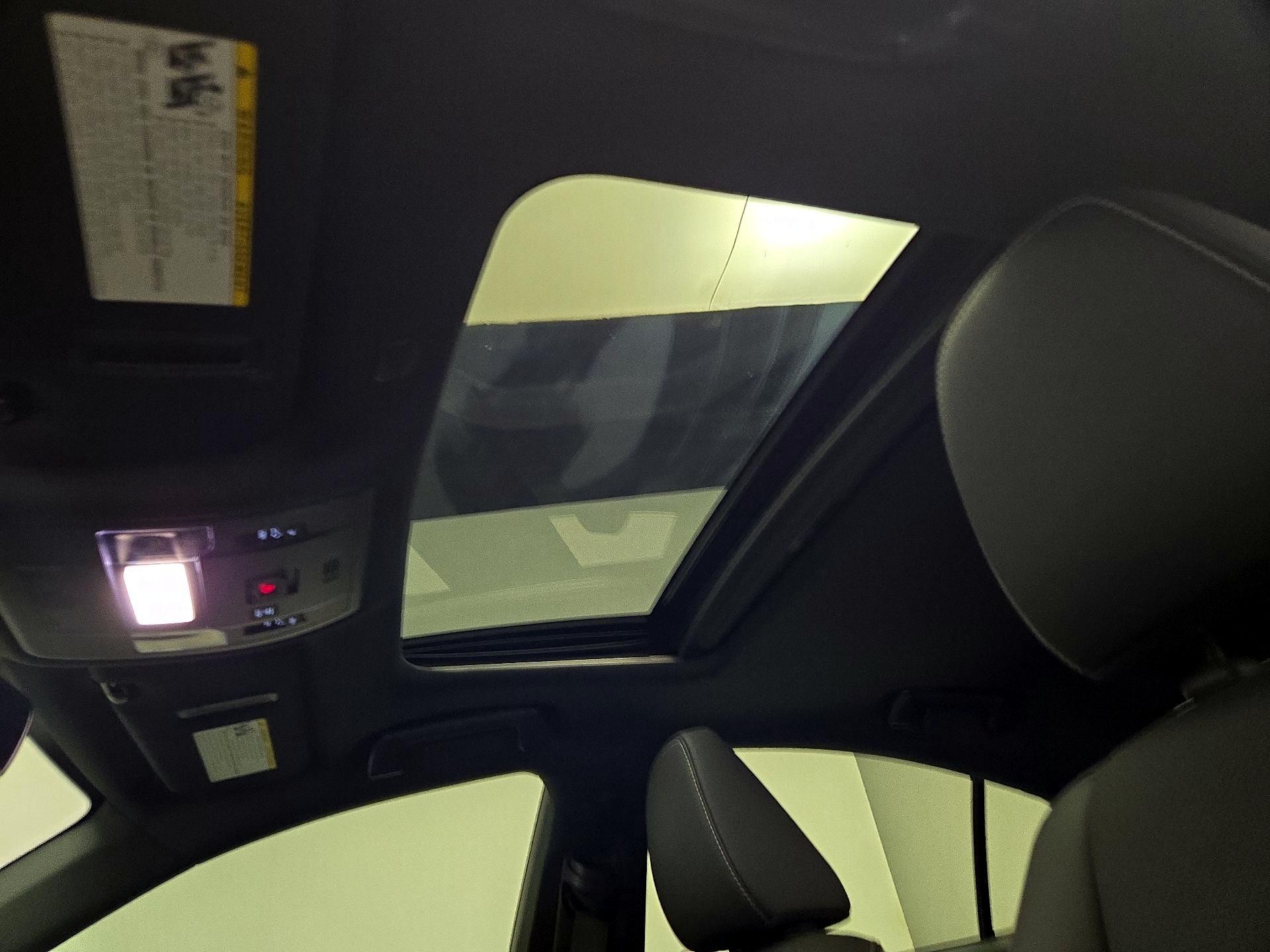 Thumbnail: 2022 Lexus IS - 16