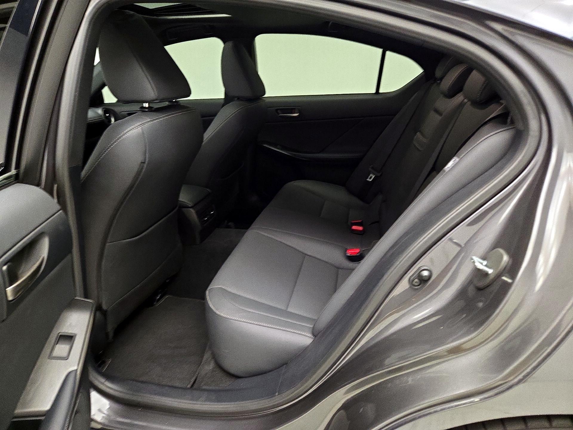 Thumbnail: 2022 Lexus IS - 17