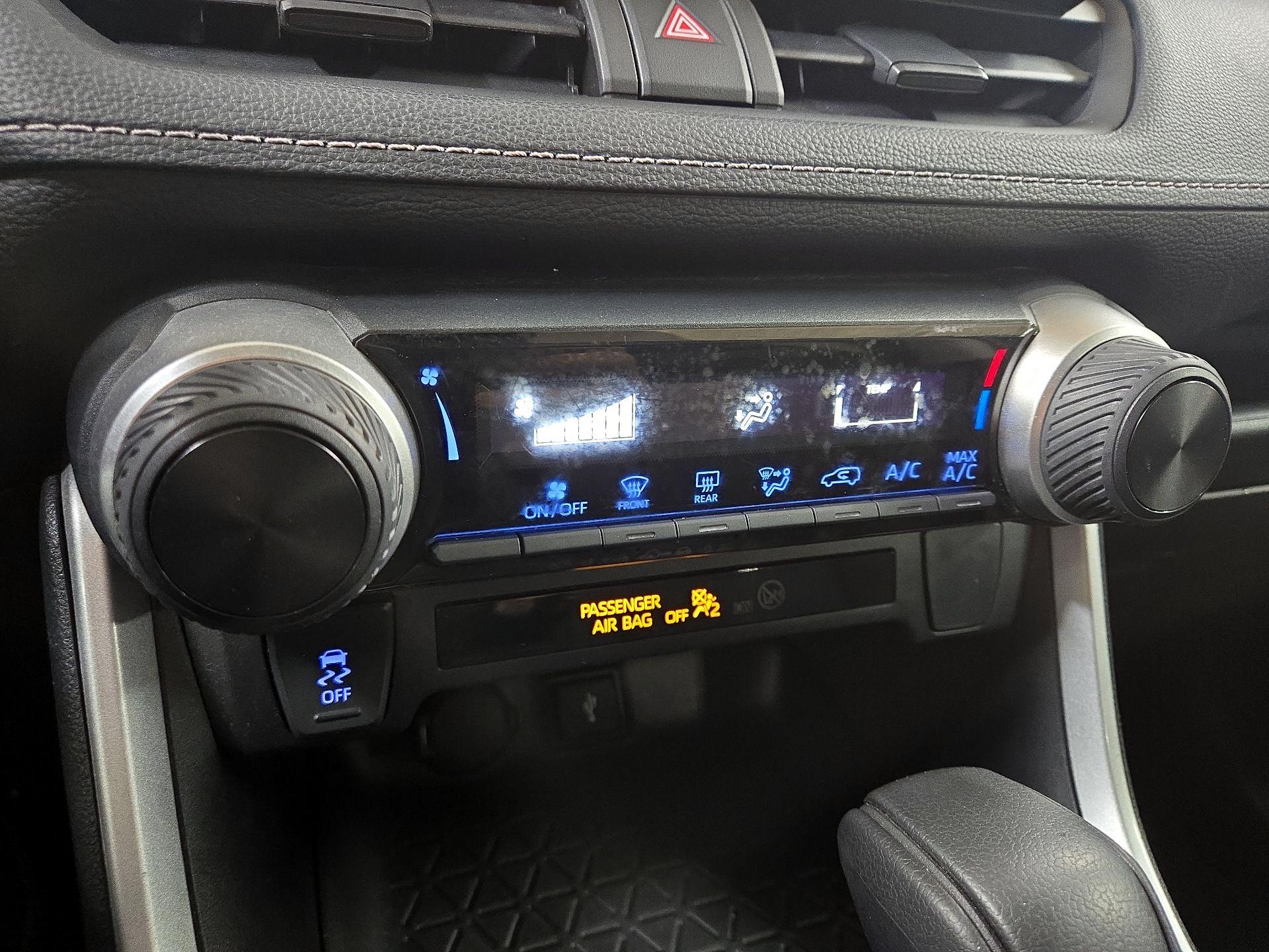 Thumbnail: 2022 Toyota RAV4 - 15