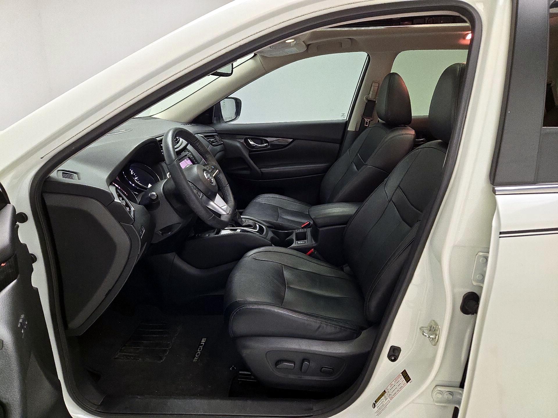 Thumbnail: 2019 Nissan Rogue - 11