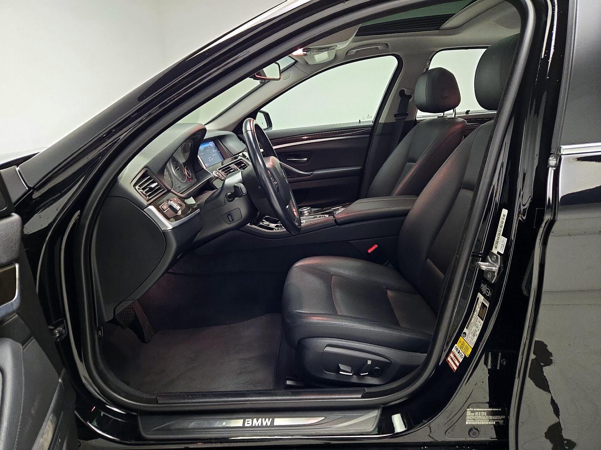 Thumbnail: 2015 BMW 5 Series - 11