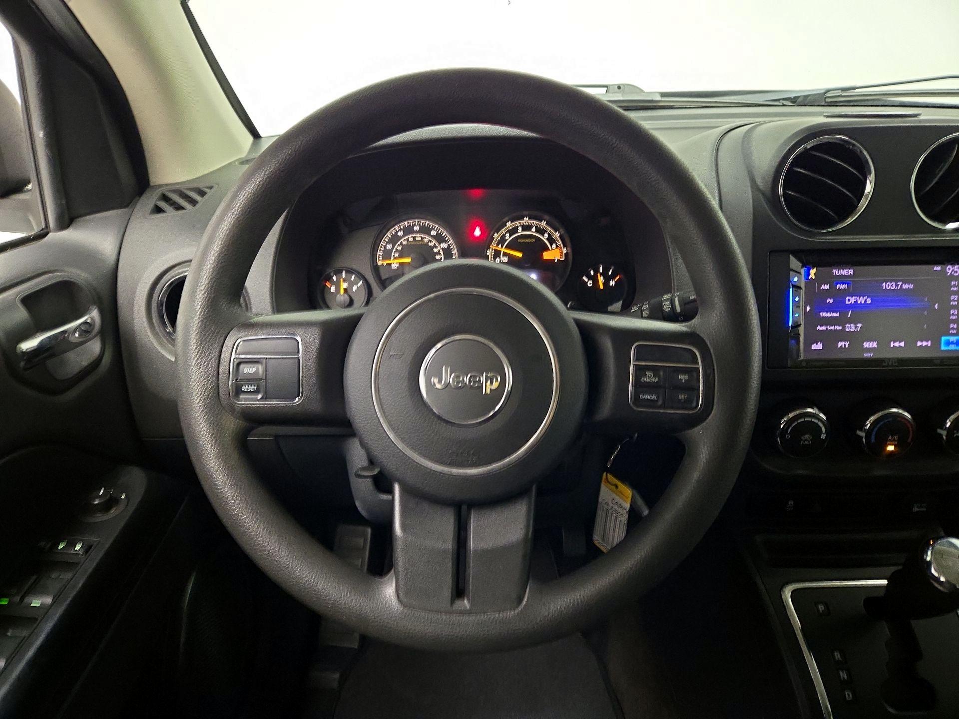 Thumbnail: 2015 Jeep Compass - 10