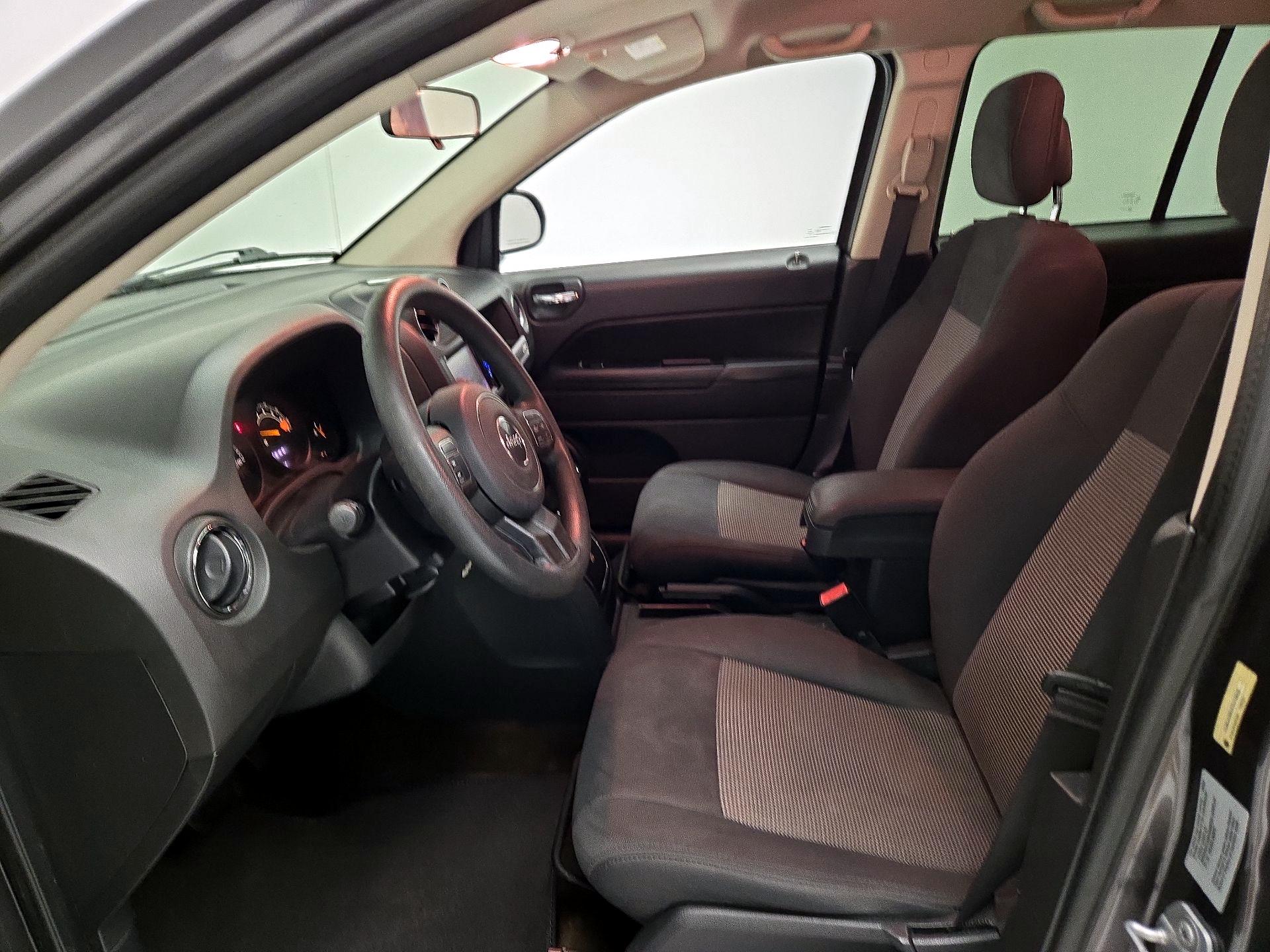 Thumbnail: 2015 Jeep Compass - 11