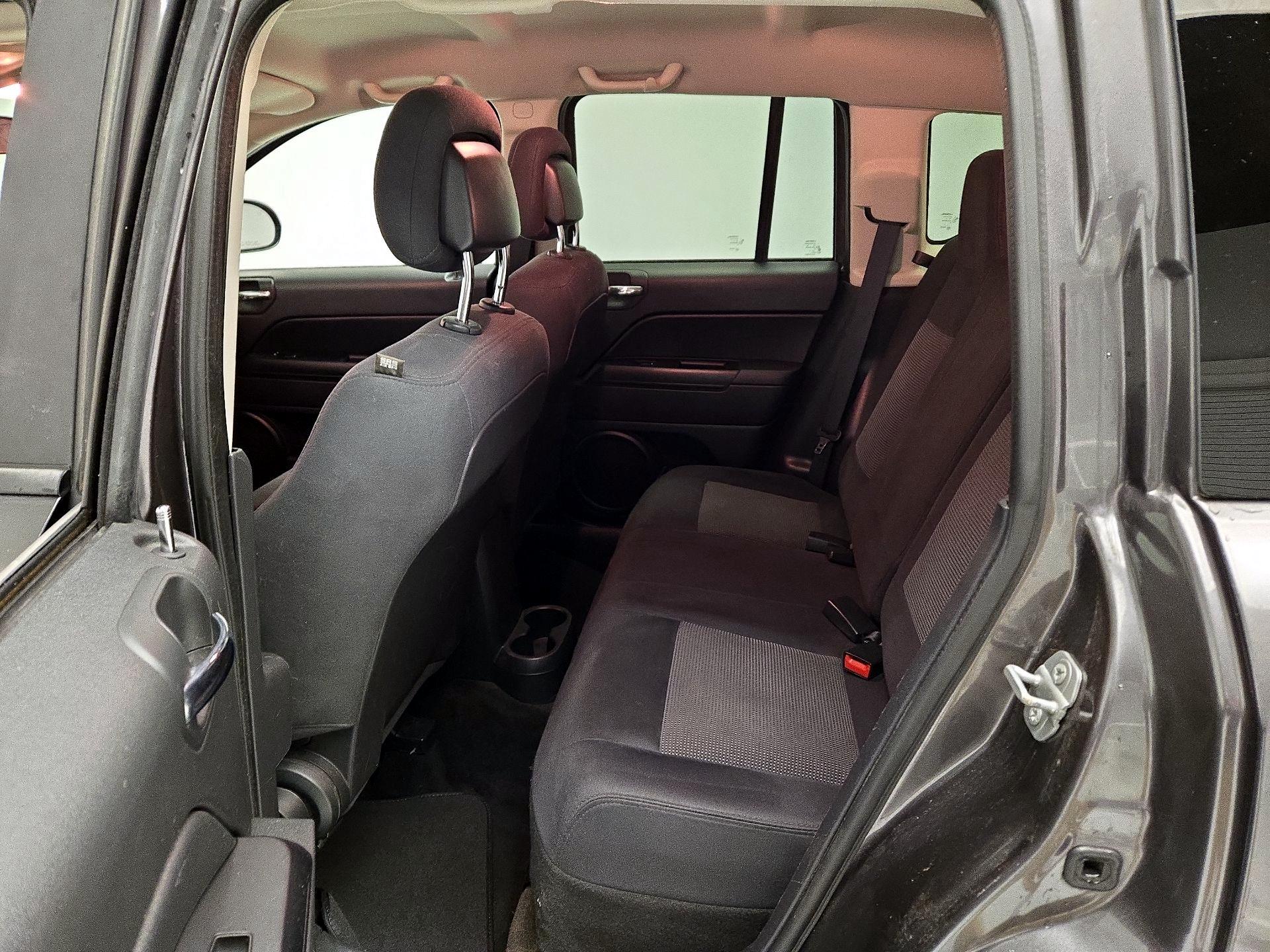 Thumbnail: 2015 Jeep Compass - 16