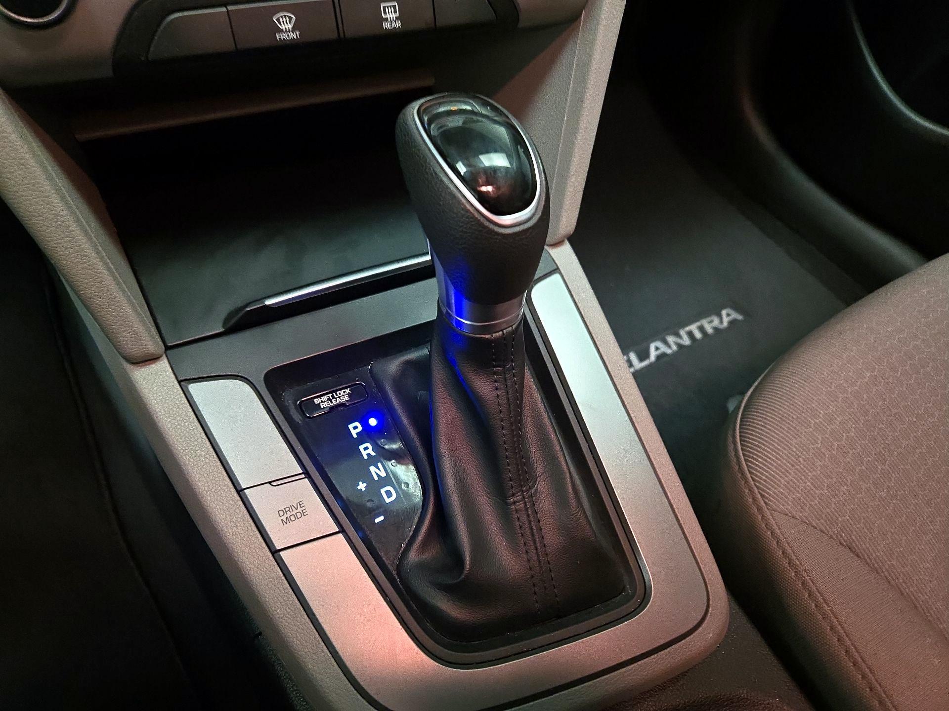 Thumbnail: 2018 Hyundai Elantra - 16