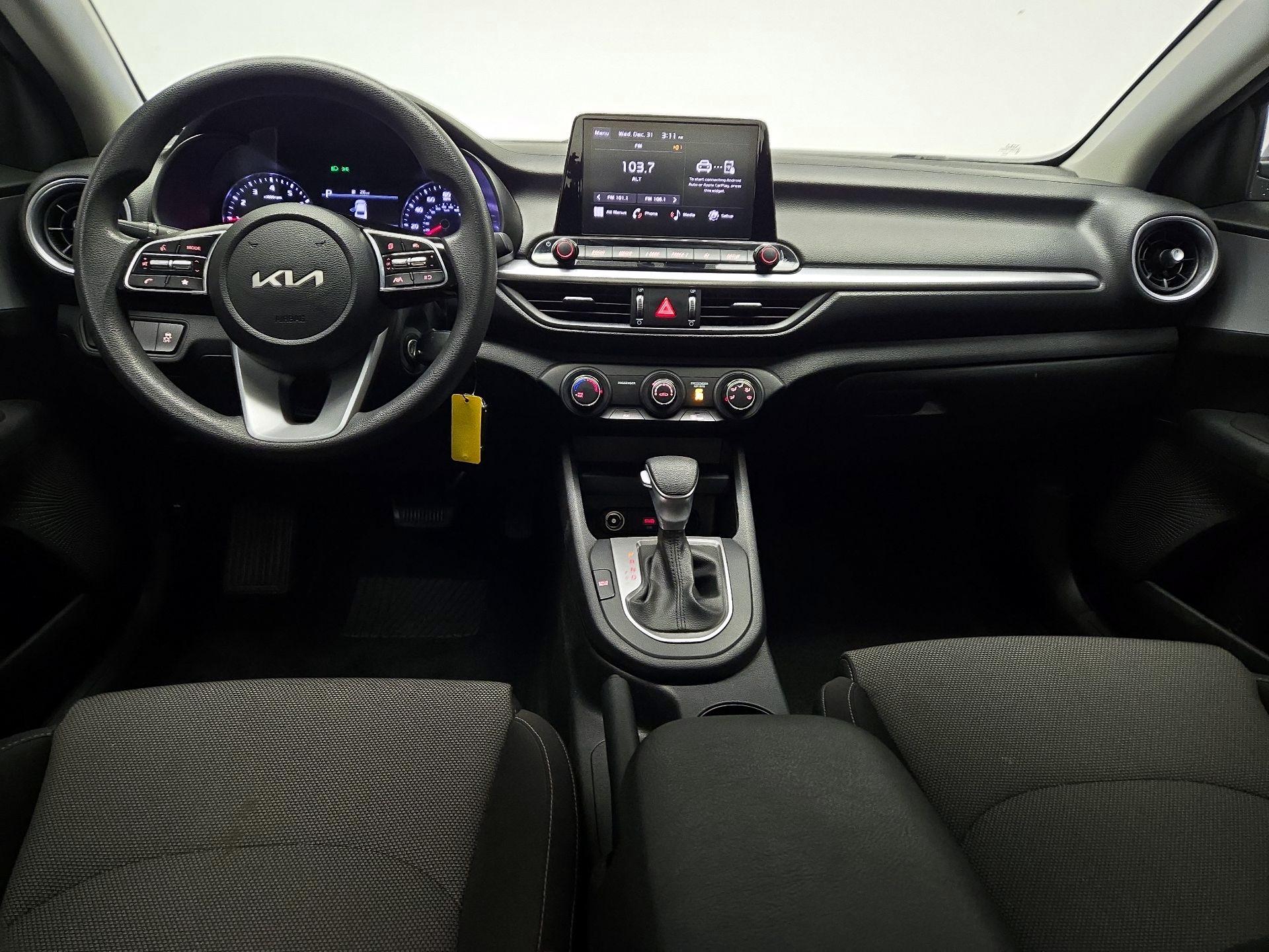 Thumbnail: 2023 Kia Forte - 9