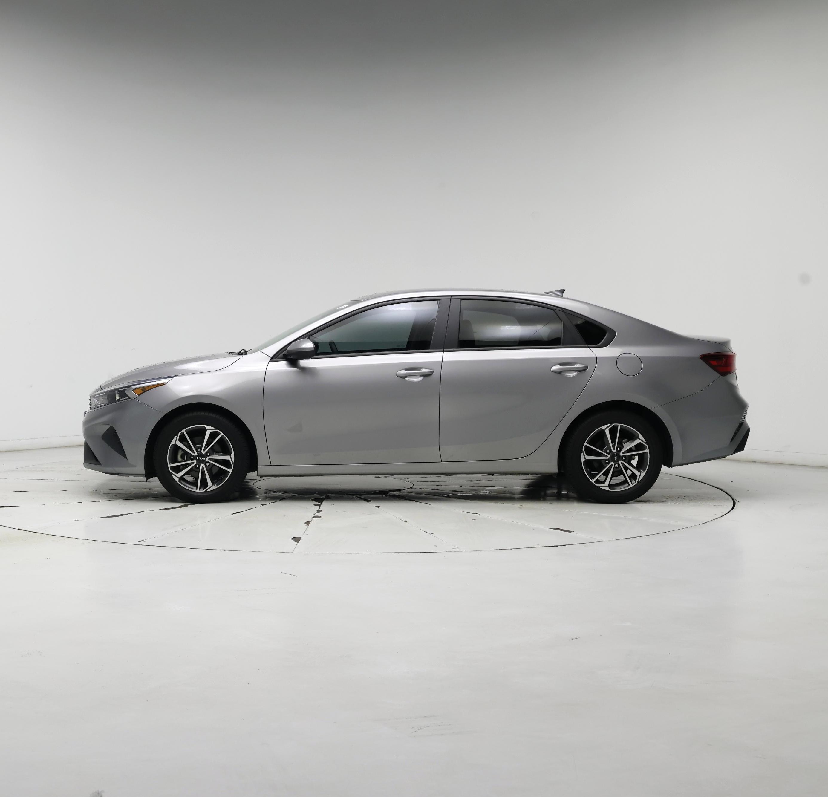 Thumbnail: 2023 Kia Forte - 3