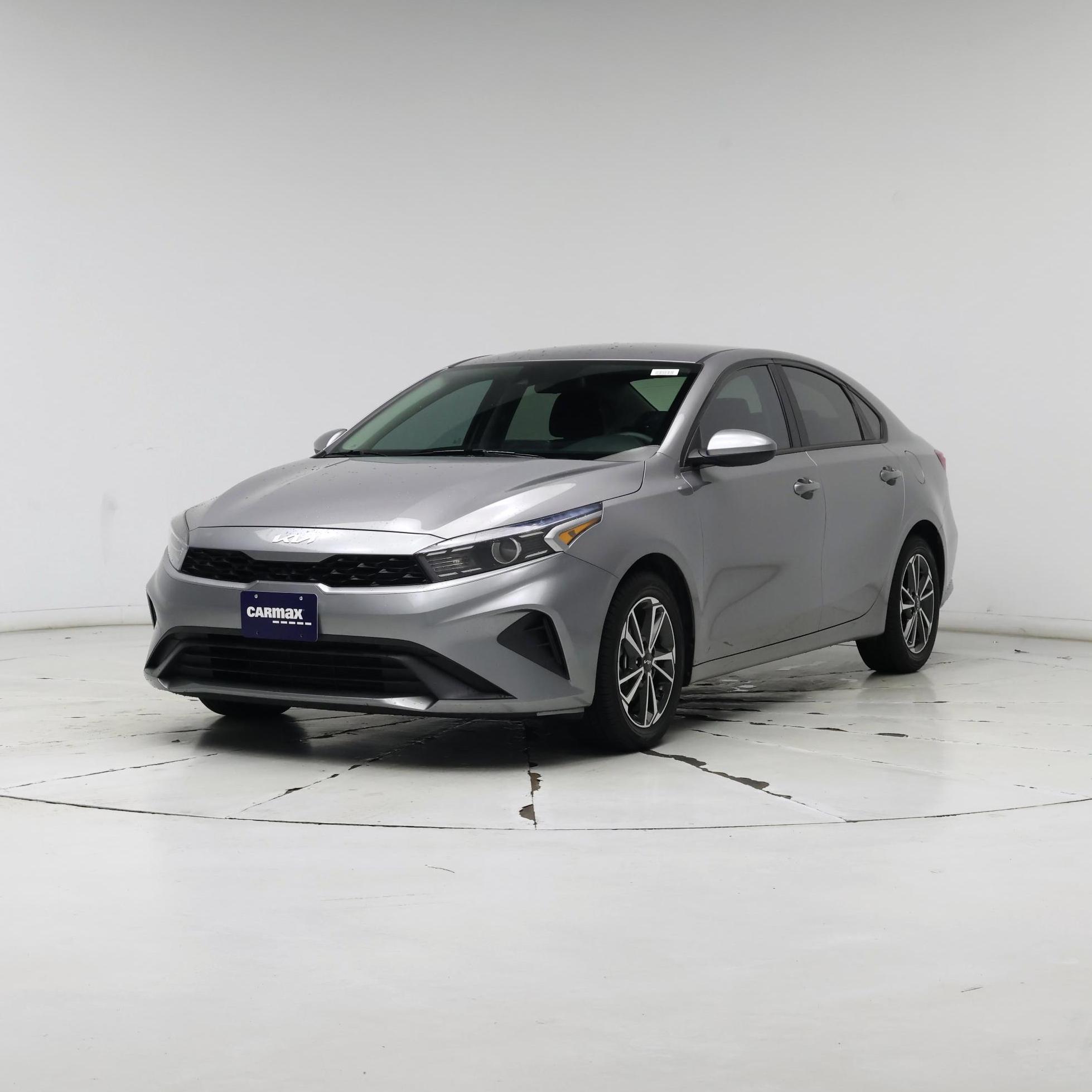 Thumbnail: 2023 Kia Forte - 4
