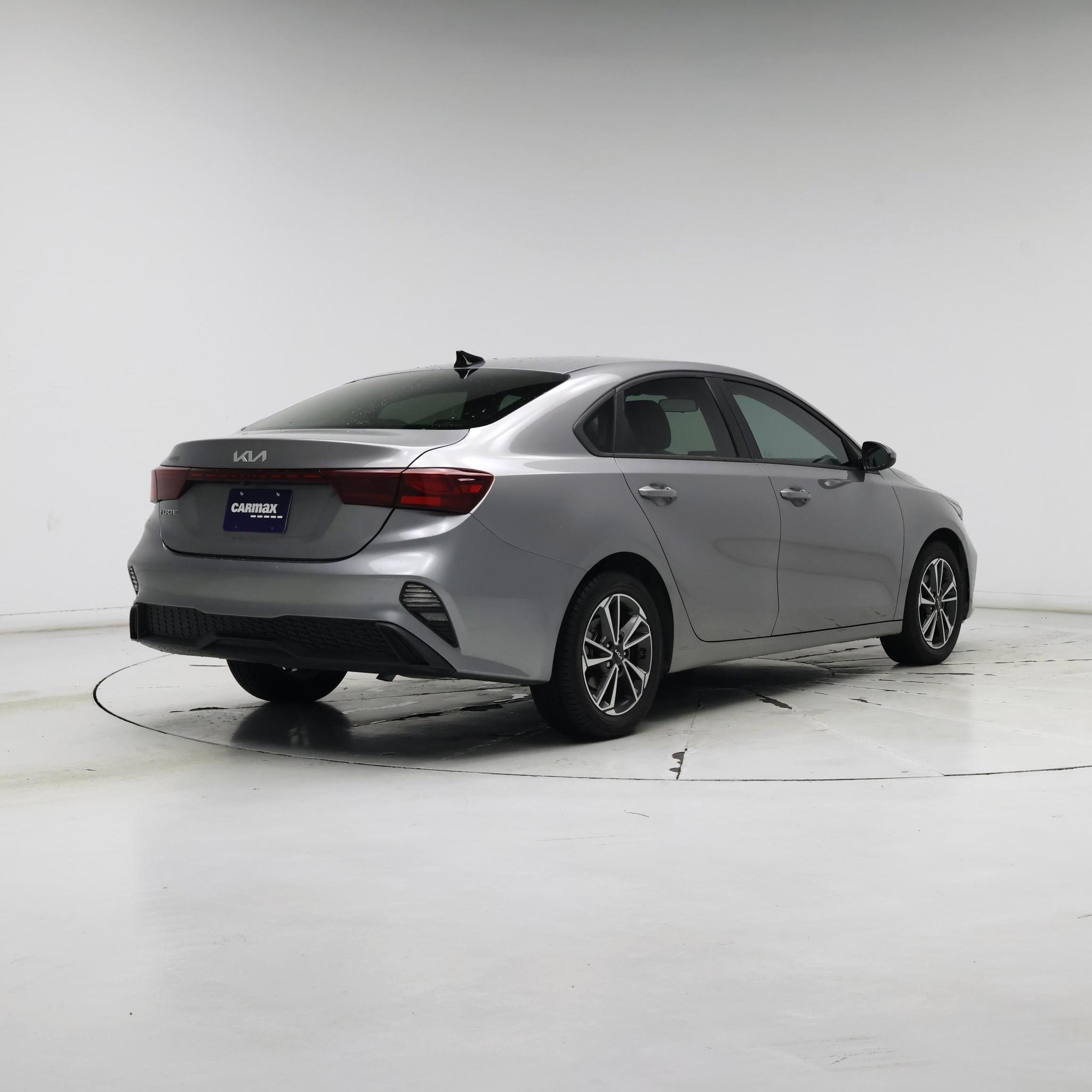 Thumbnail: 2023 Kia Forte - 8