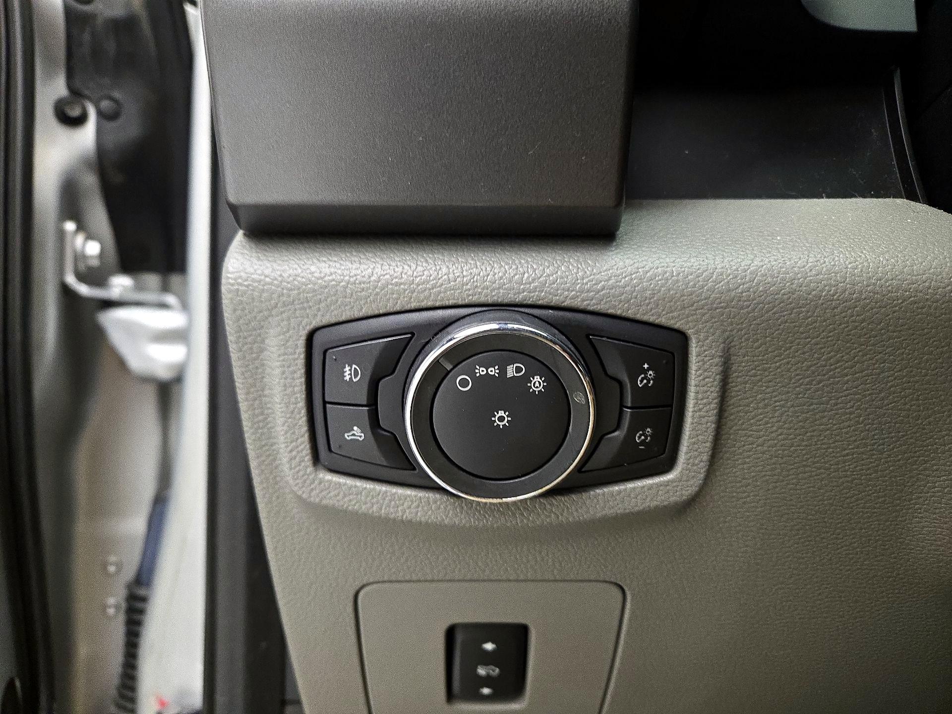 Thumbnail: 2015 Ford F-150 - 13