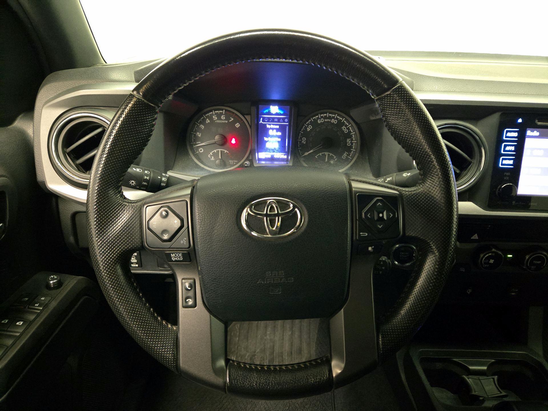 Thumbnail: 2016 Toyota Tacoma - 10