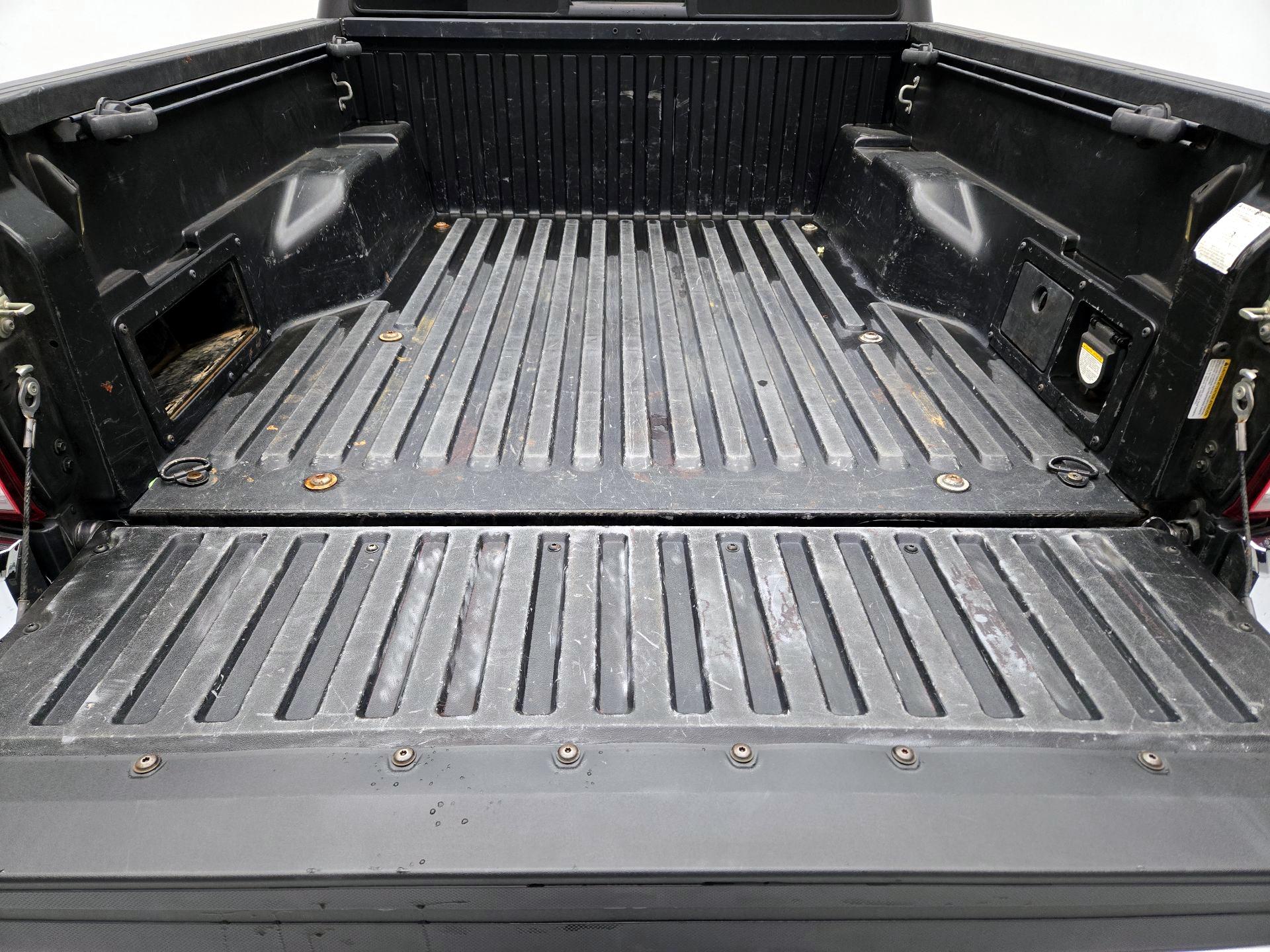 Thumbnail: 2016 Toyota Tacoma - 20