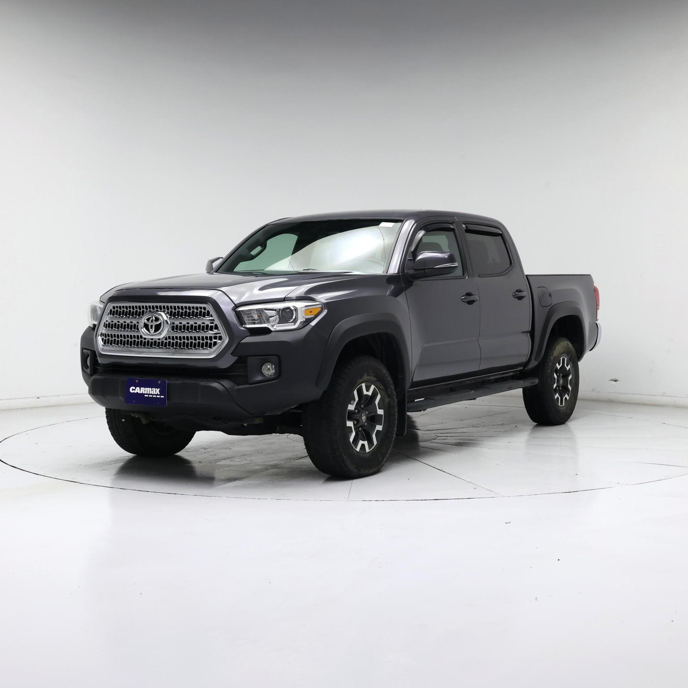 Thumbnail: 2016 Toyota Tacoma - 4