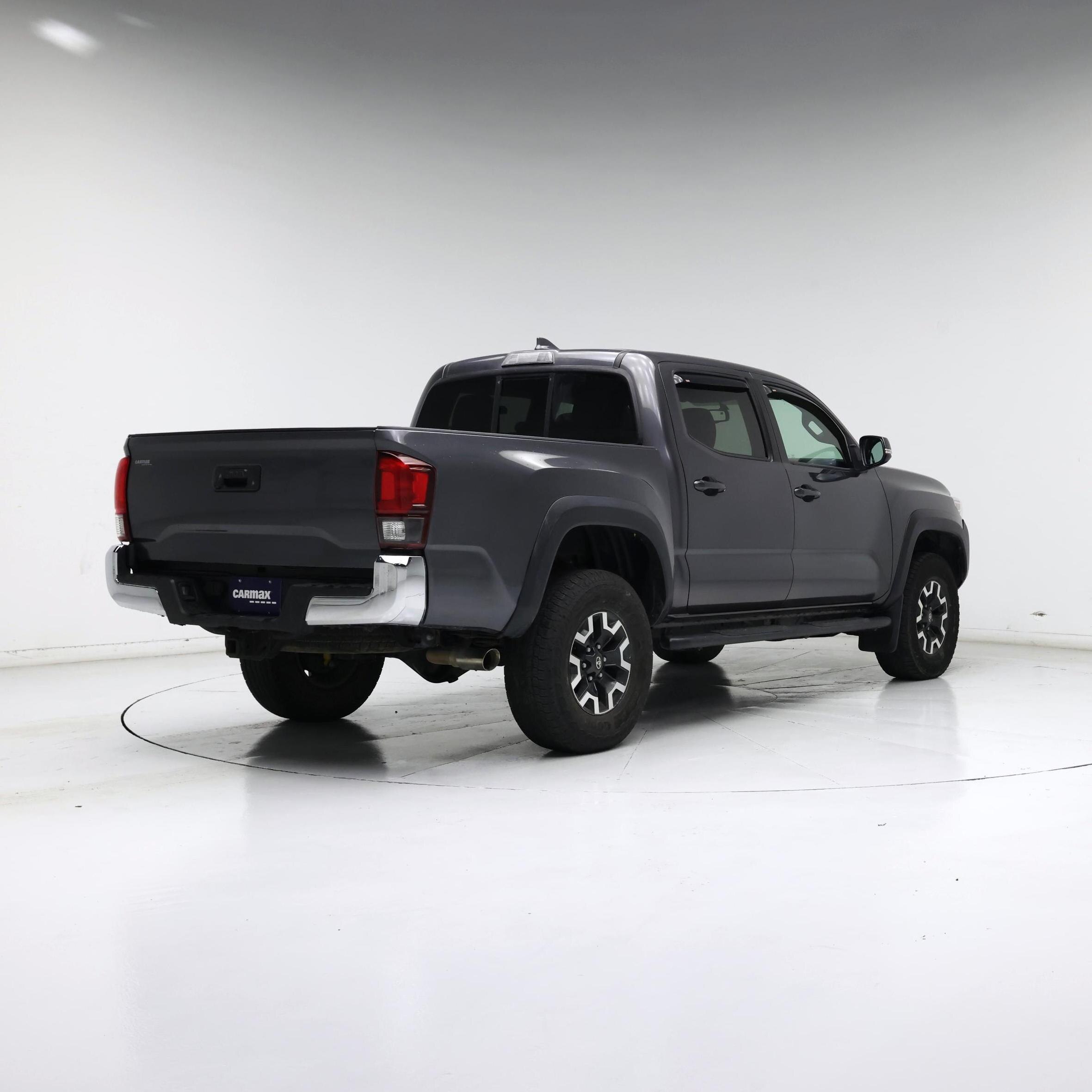 Thumbnail: 2016 Toyota Tacoma - 8