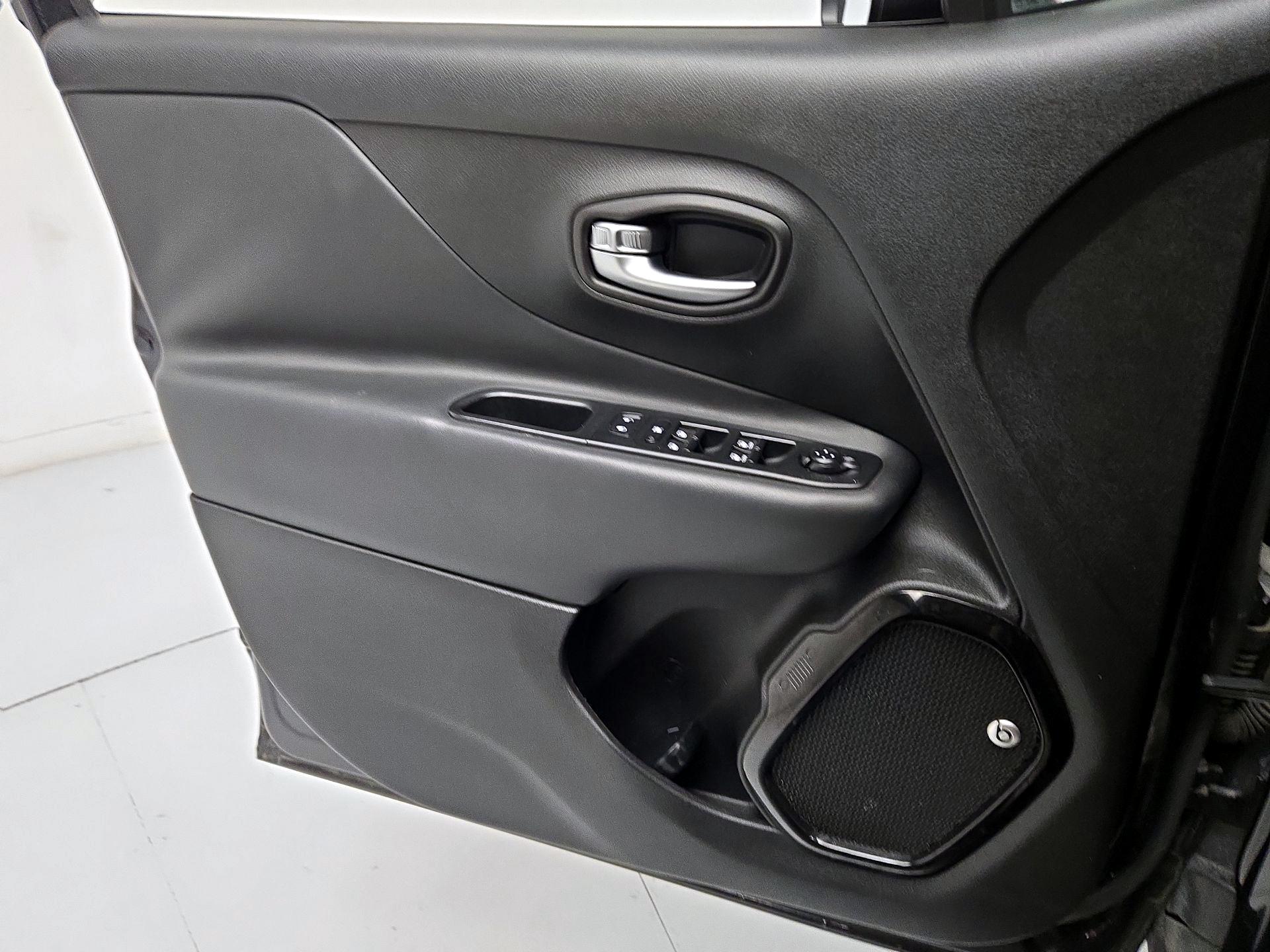 Thumbnail: 2016 Jeep Renegade - 12