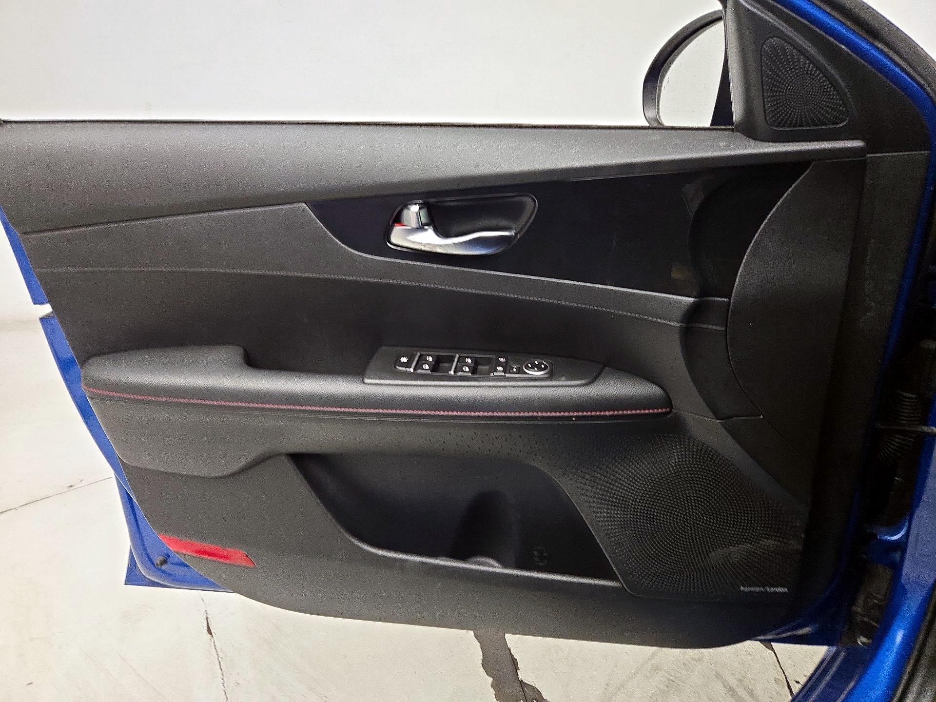 Thumbnail: 2022 Kia Forte - 12