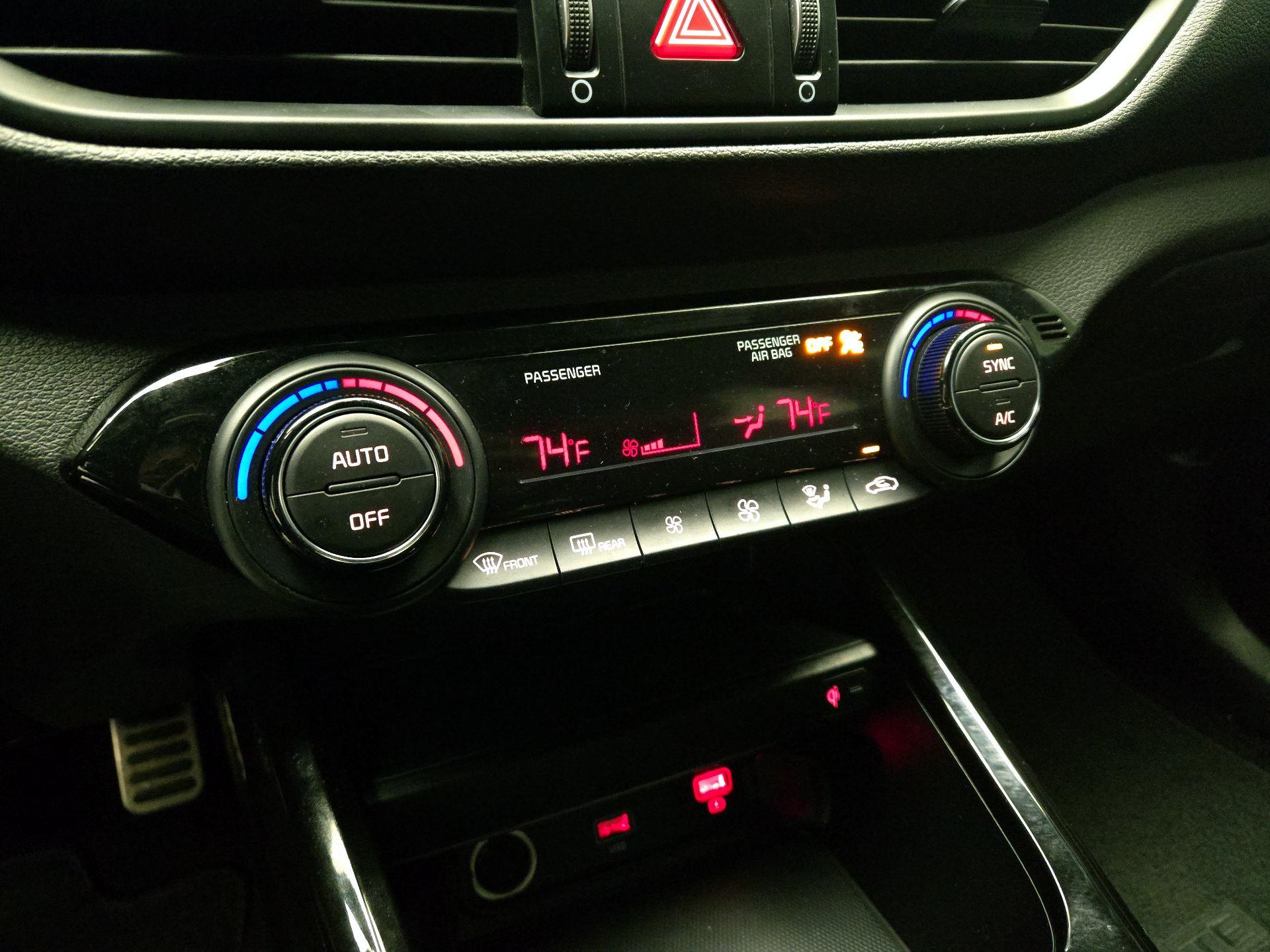 Thumbnail: 2022 Kia Forte - 17