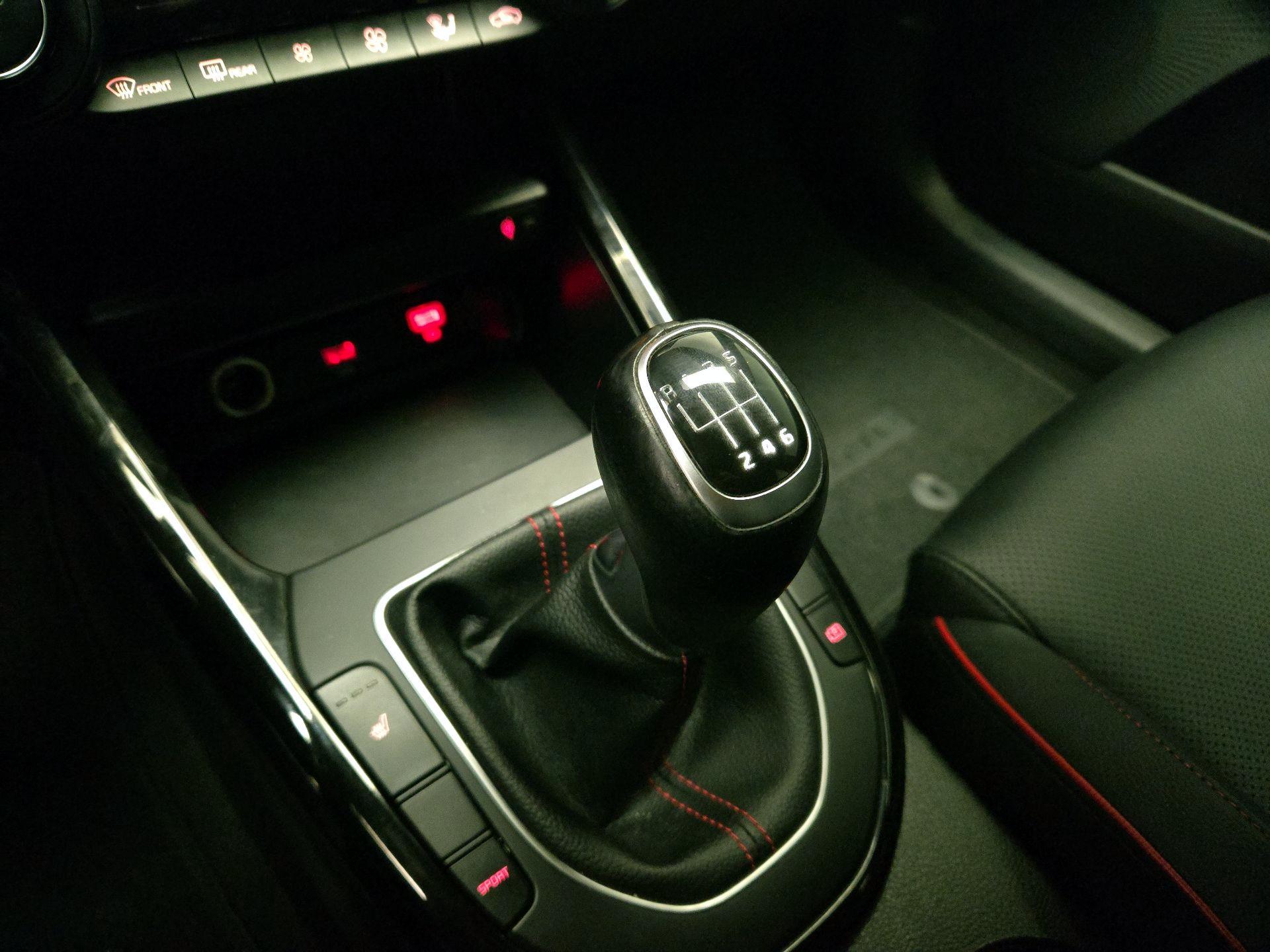 Thumbnail: 2022 Kia Forte - 18