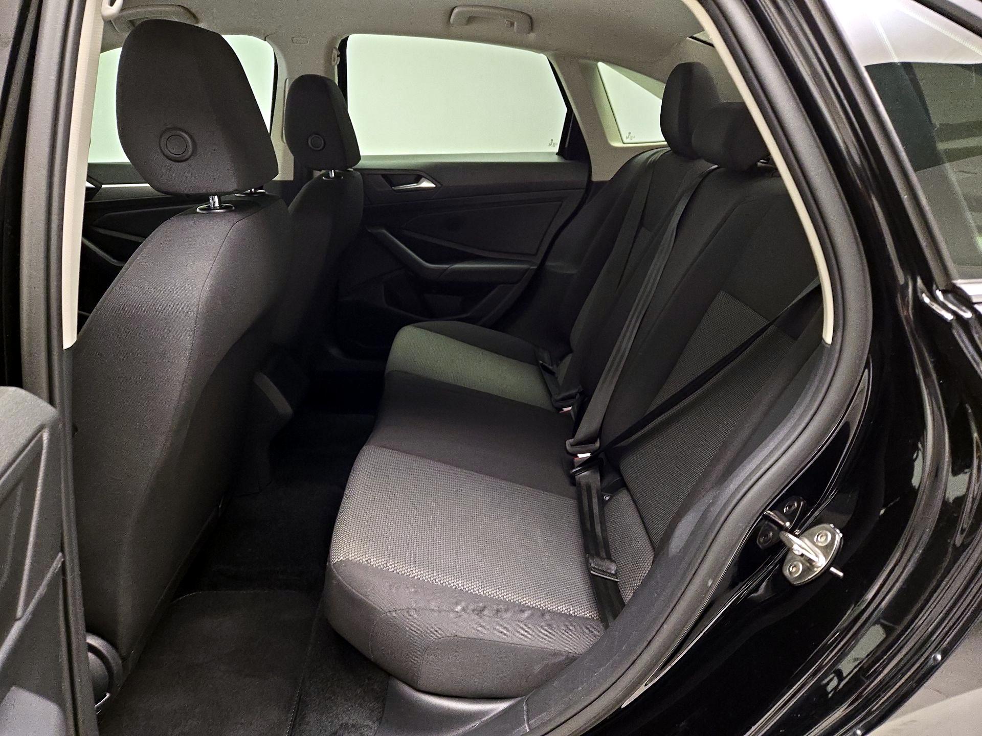 Thumbnail: 2020 Volkswagen Jetta - 19