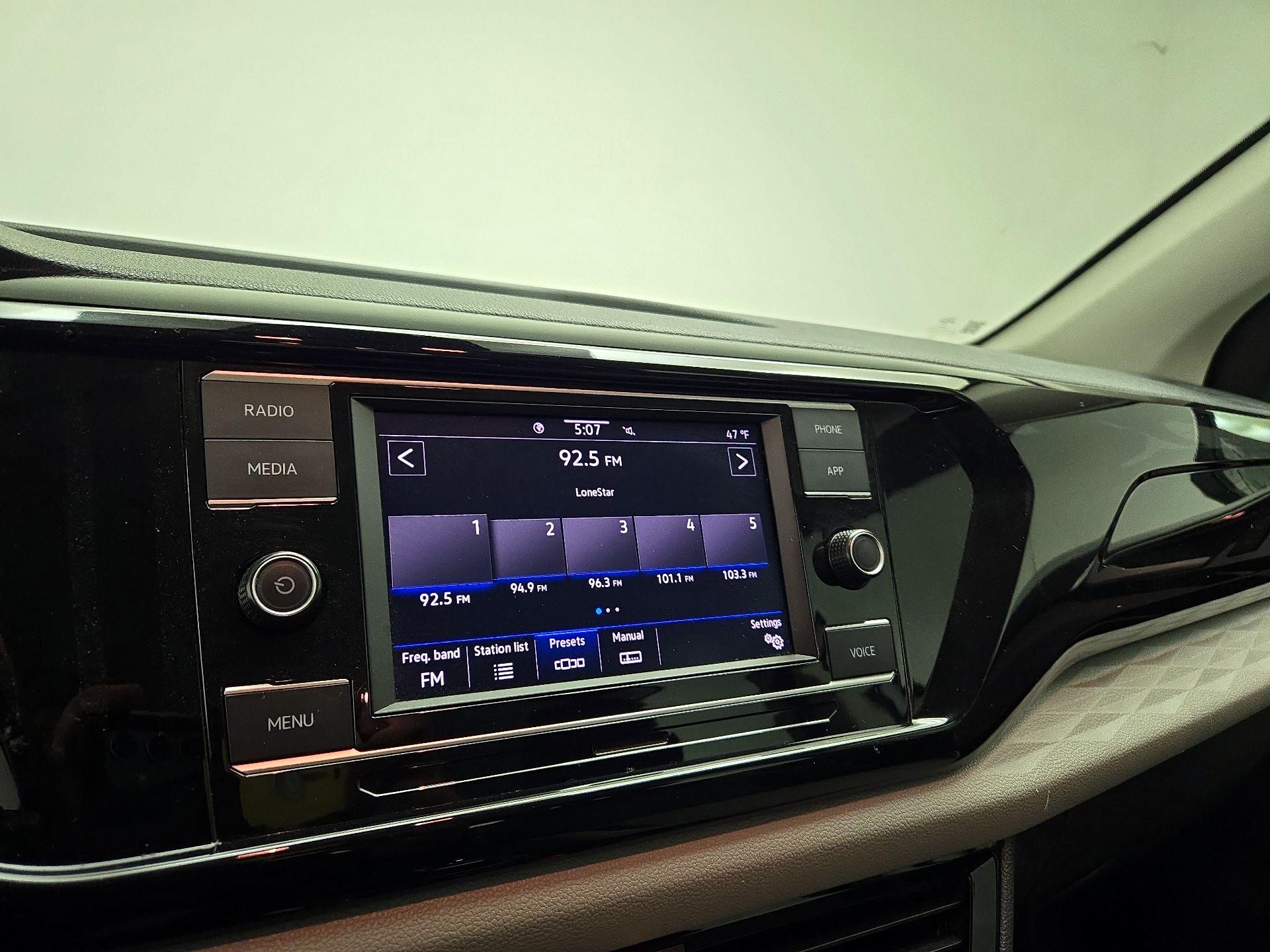 Thumbnail: 2024 Volkswagen Taos - 14