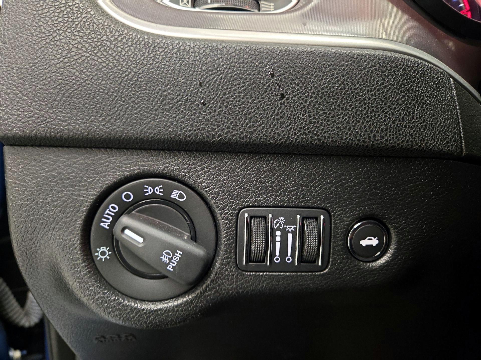 Thumbnail: 2021 Dodge Charger - 13