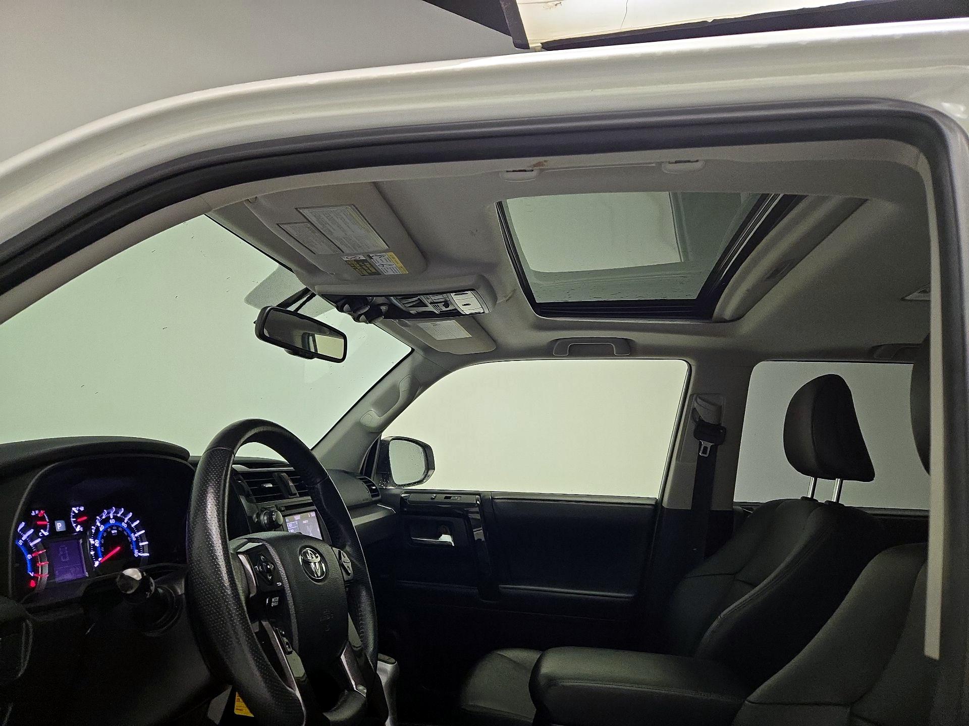 Thumbnail: 2019 Toyota 4Runner - 18