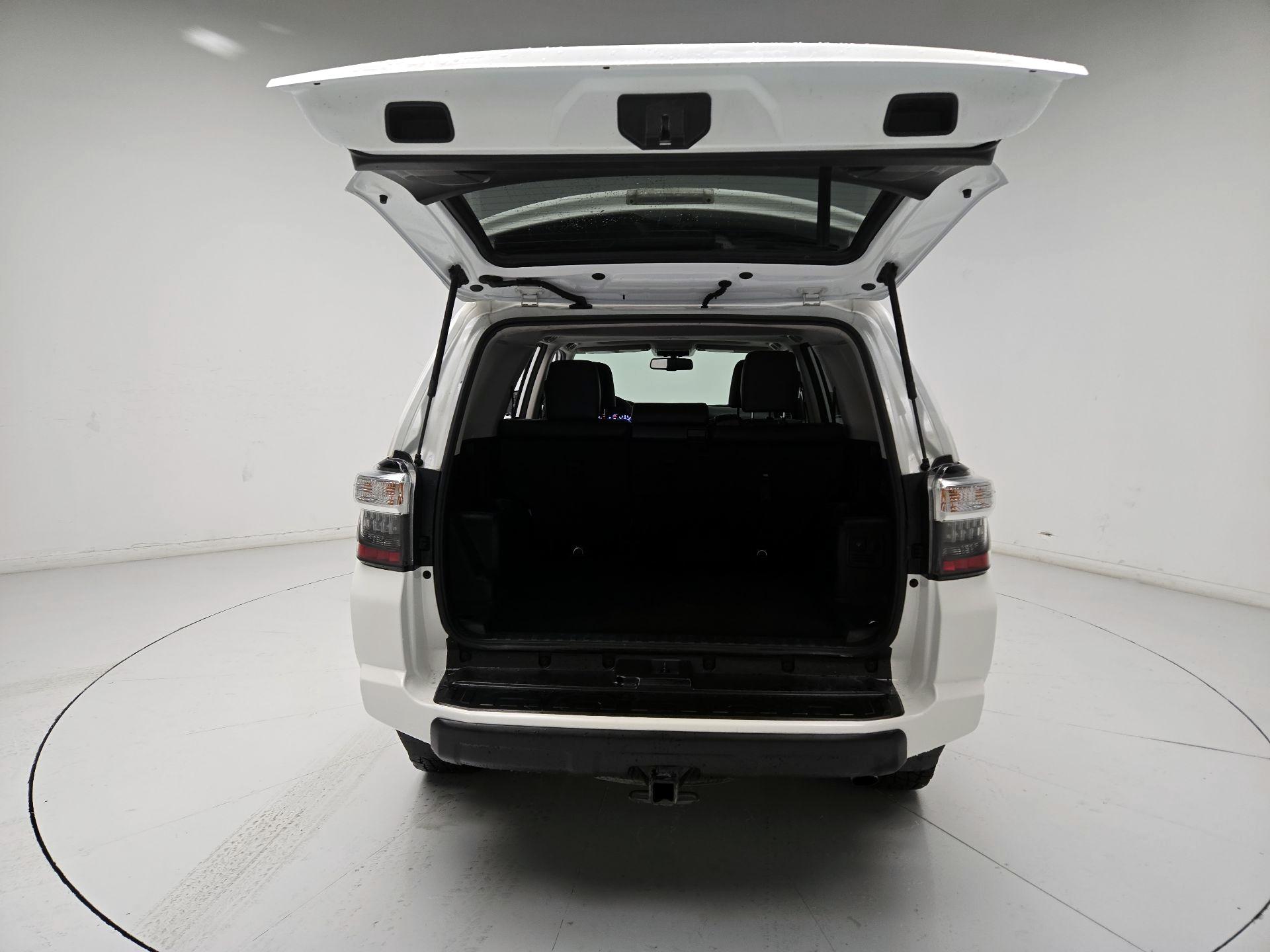 Thumbnail: 2019 Toyota 4Runner - 20