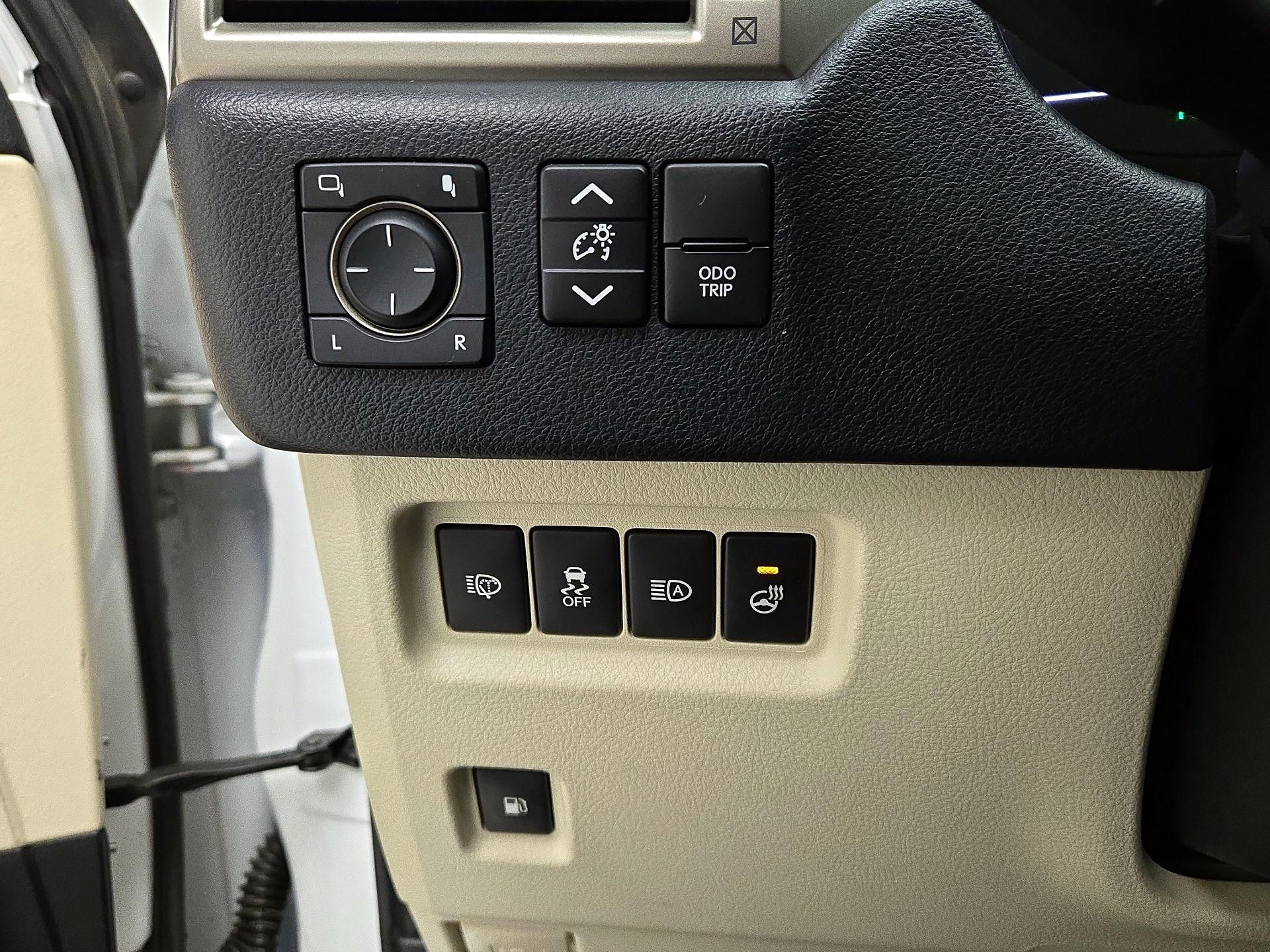 Thumbnail: 2021 Lexus GX - 13