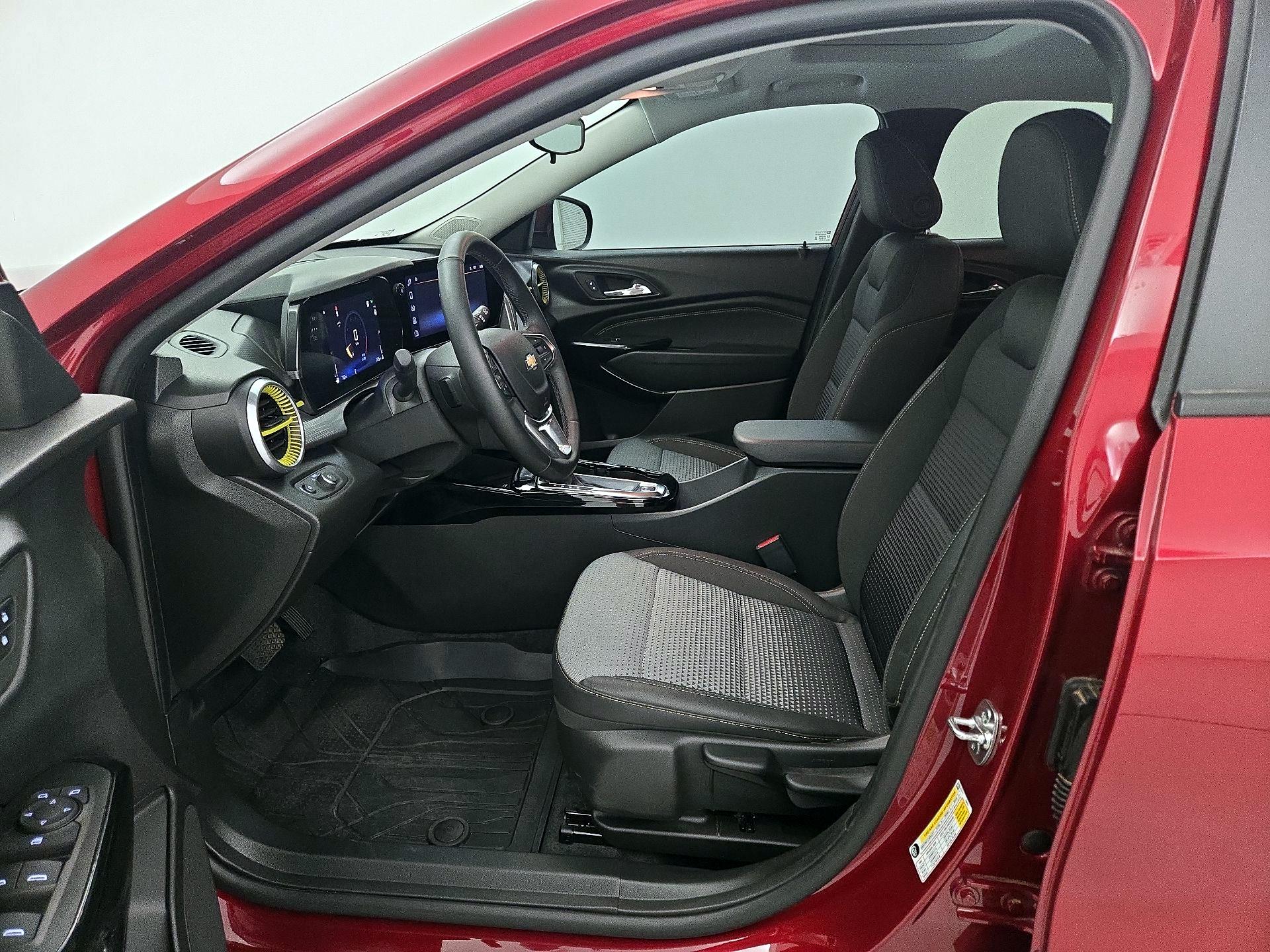 Thumbnail: 2025 Chevrolet Trax - 11