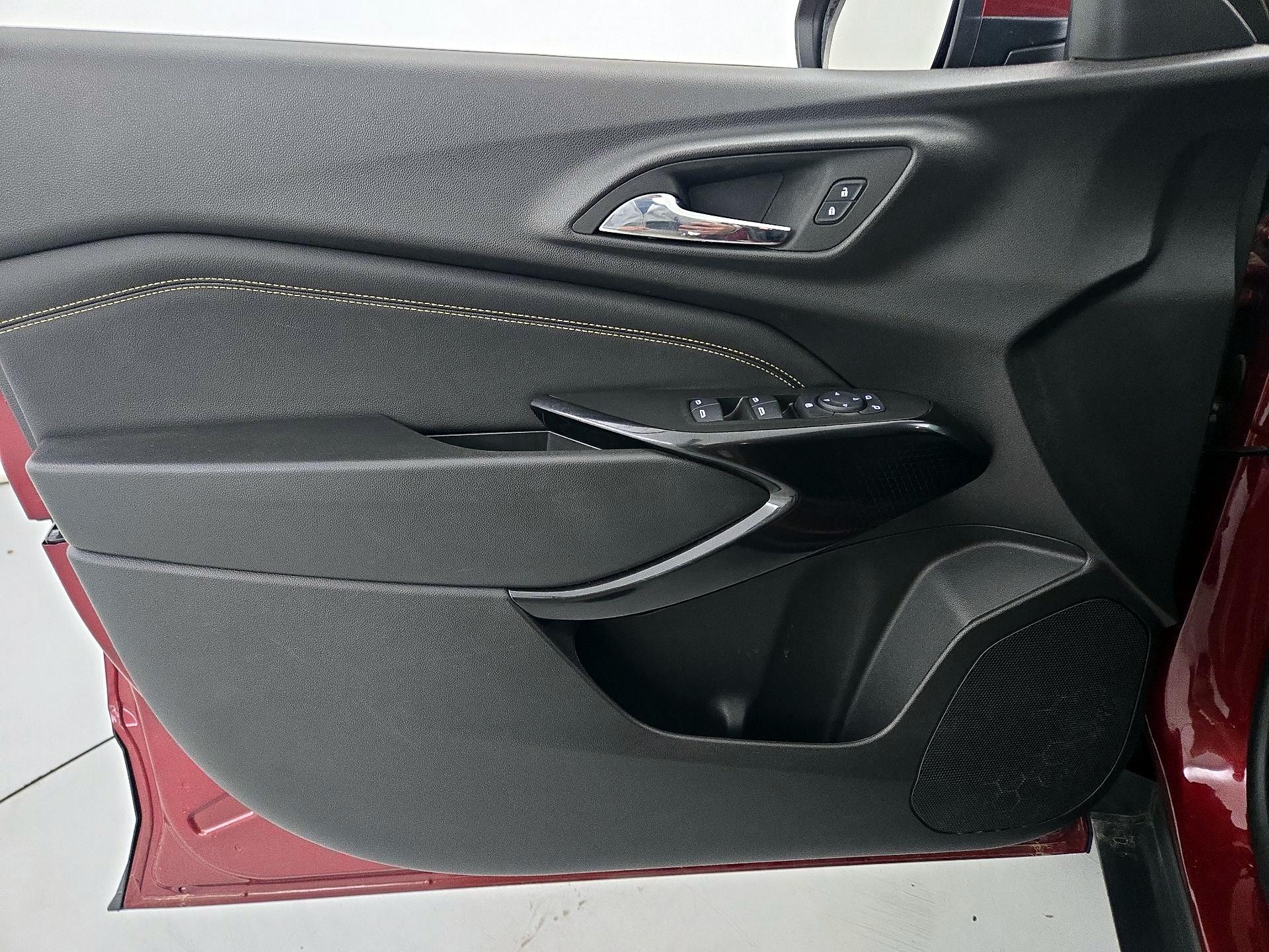 Thumbnail: 2025 Chevrolet Trax - 12