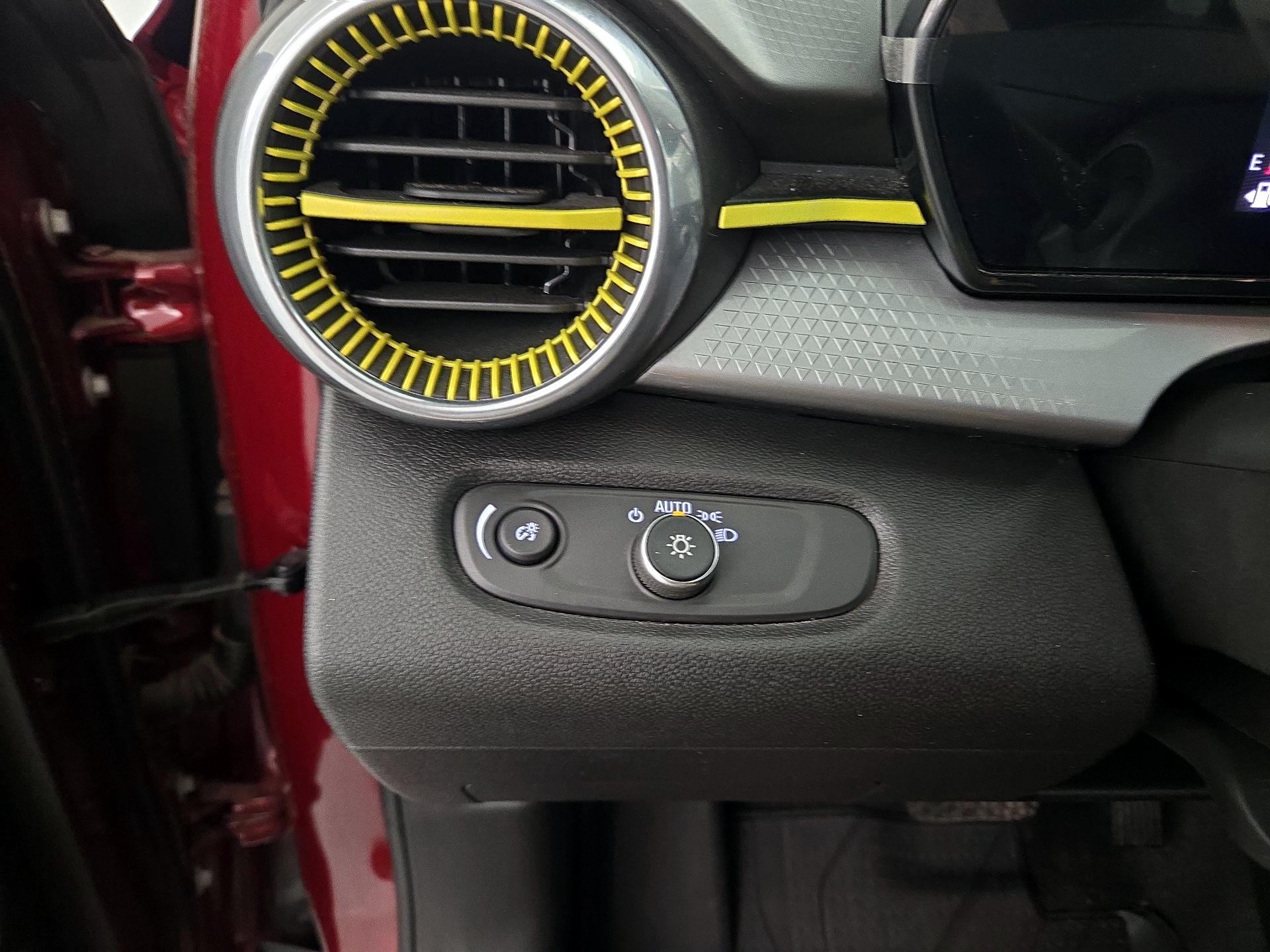 Thumbnail: 2025 Chevrolet Trax - 13