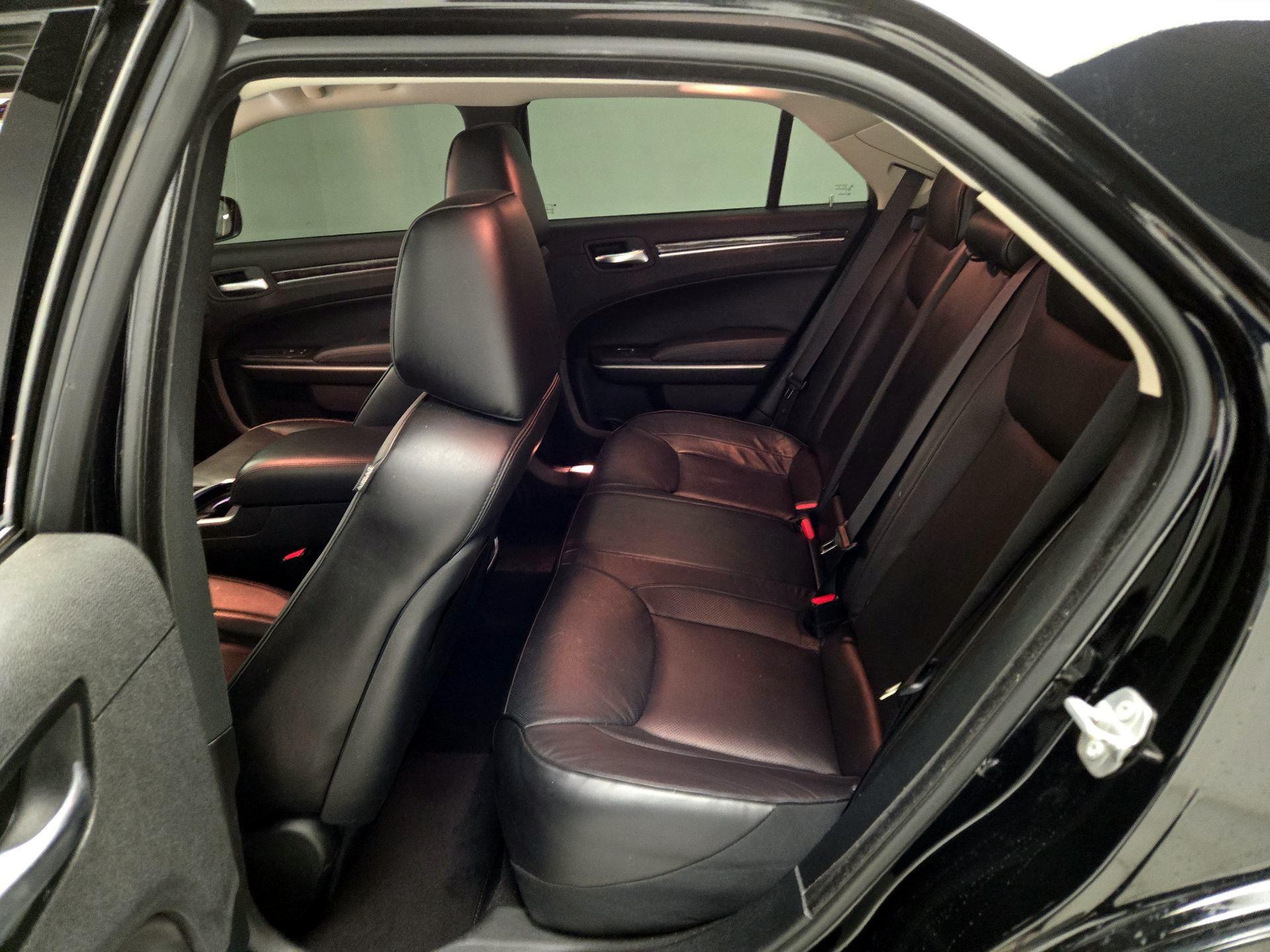 Thumbnail: 2022 Chrysler 300 - 19