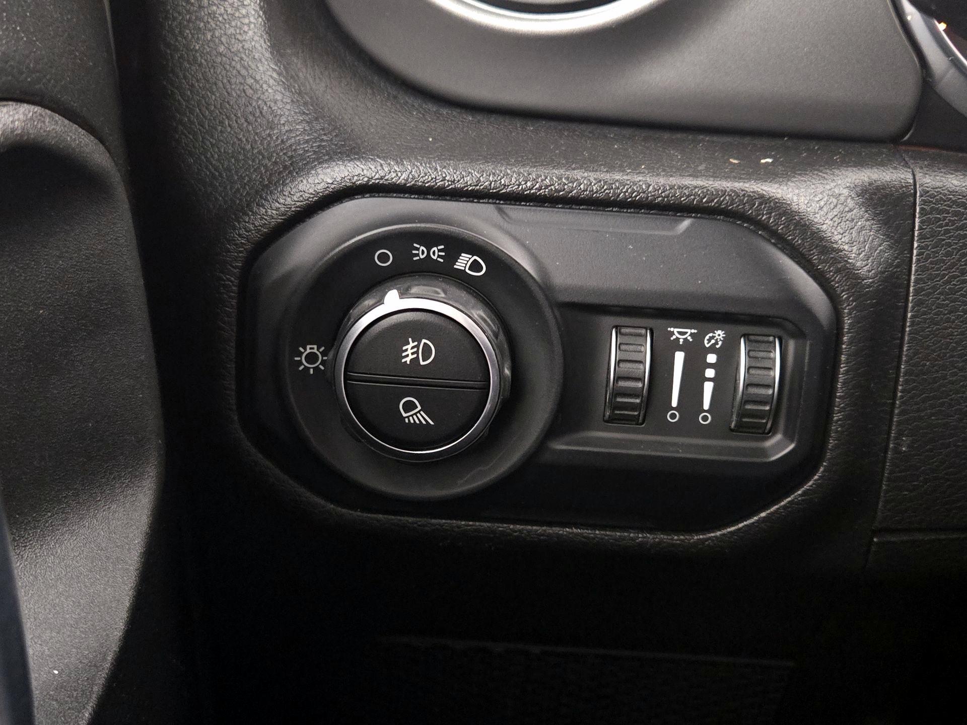 Thumbnail: 2022 Jeep Gladiator - 13