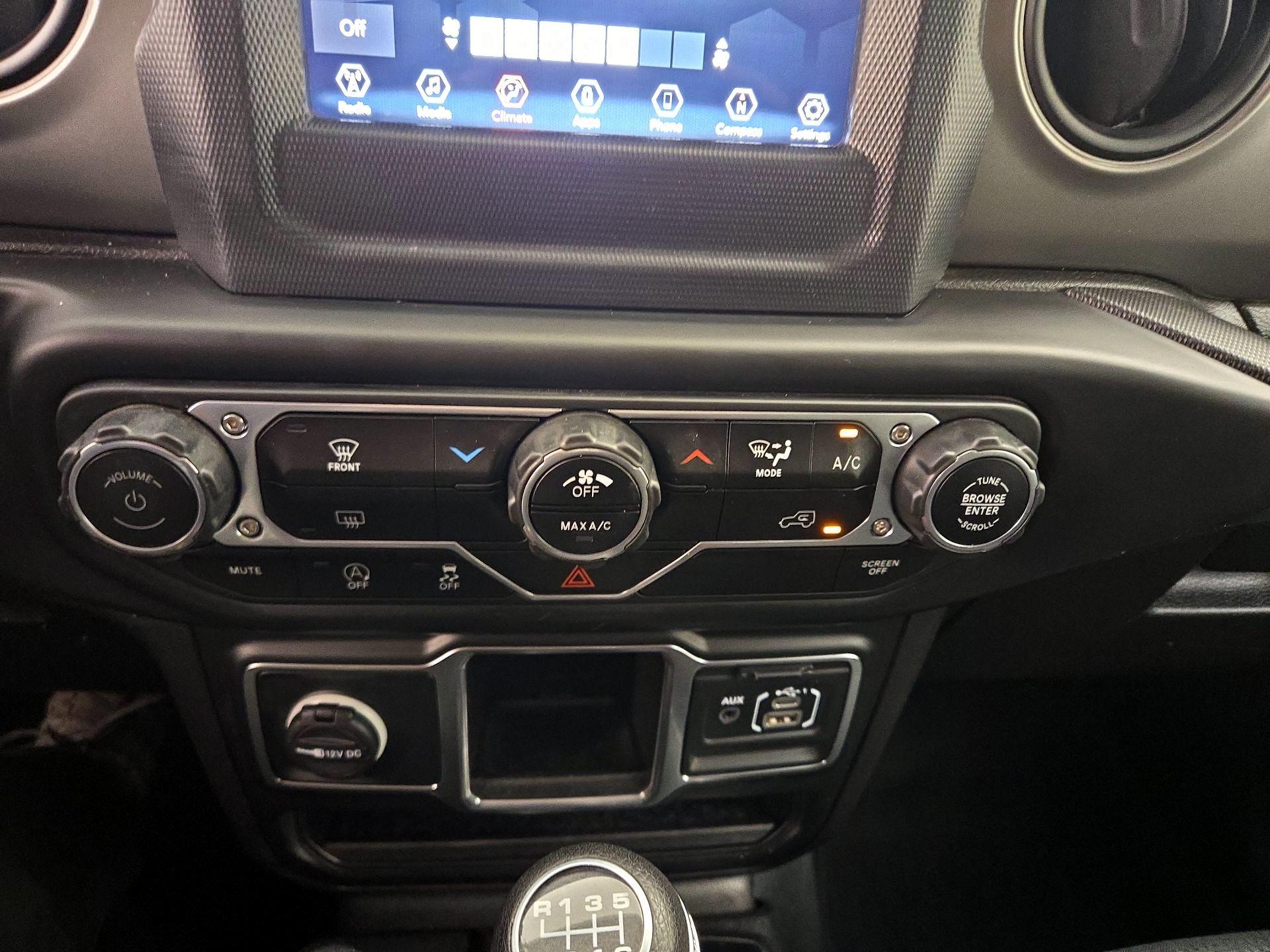 Thumbnail: 2022 Jeep Gladiator - 15