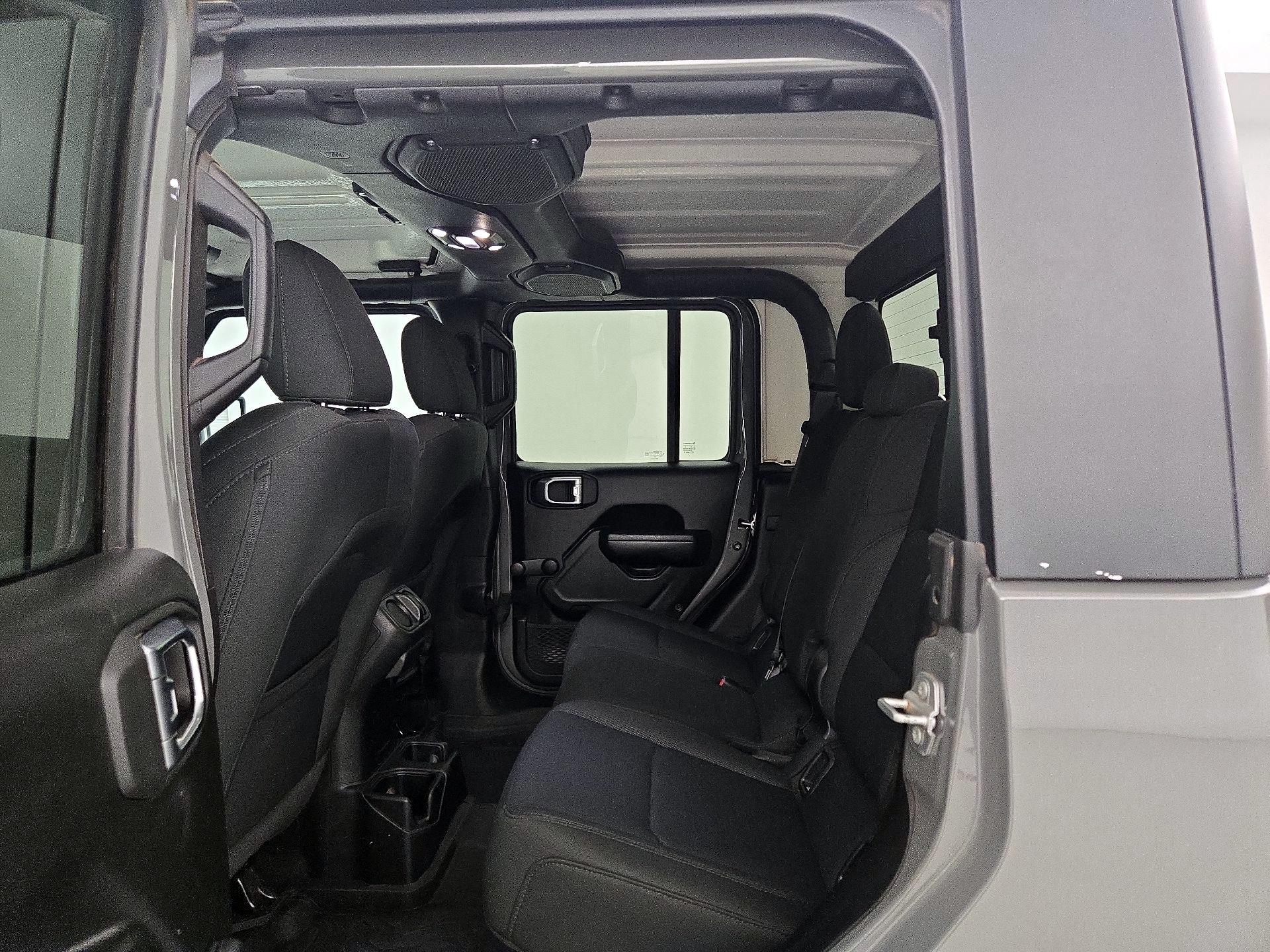 Thumbnail: 2022 Jeep Gladiator - 18